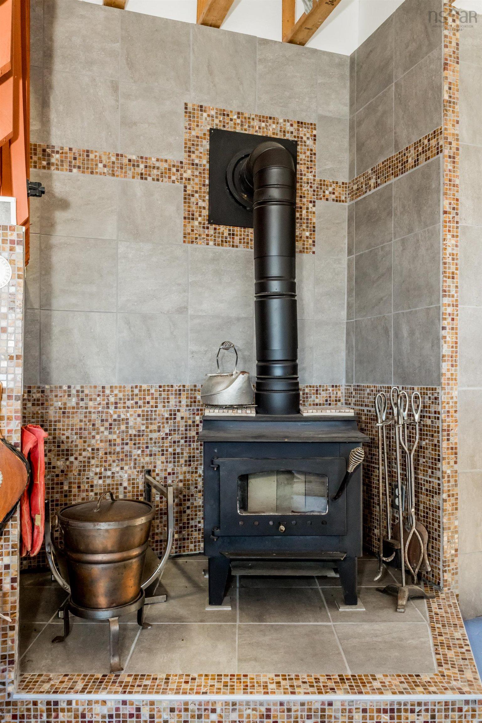 $239,500.00: 817 Granville Road, Victoria Beach