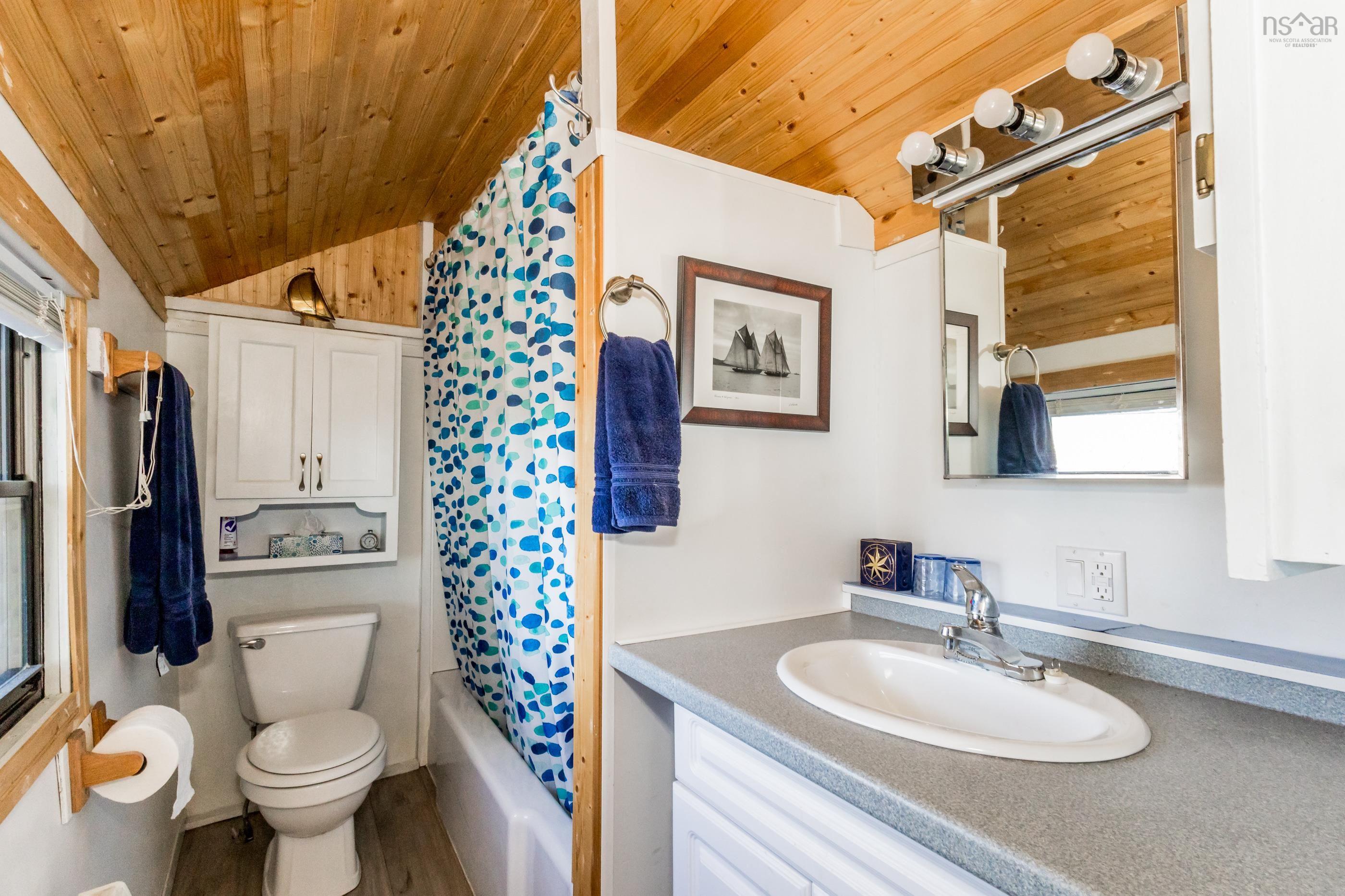 $239,500.00: 817 Granville Road, Victoria Beach