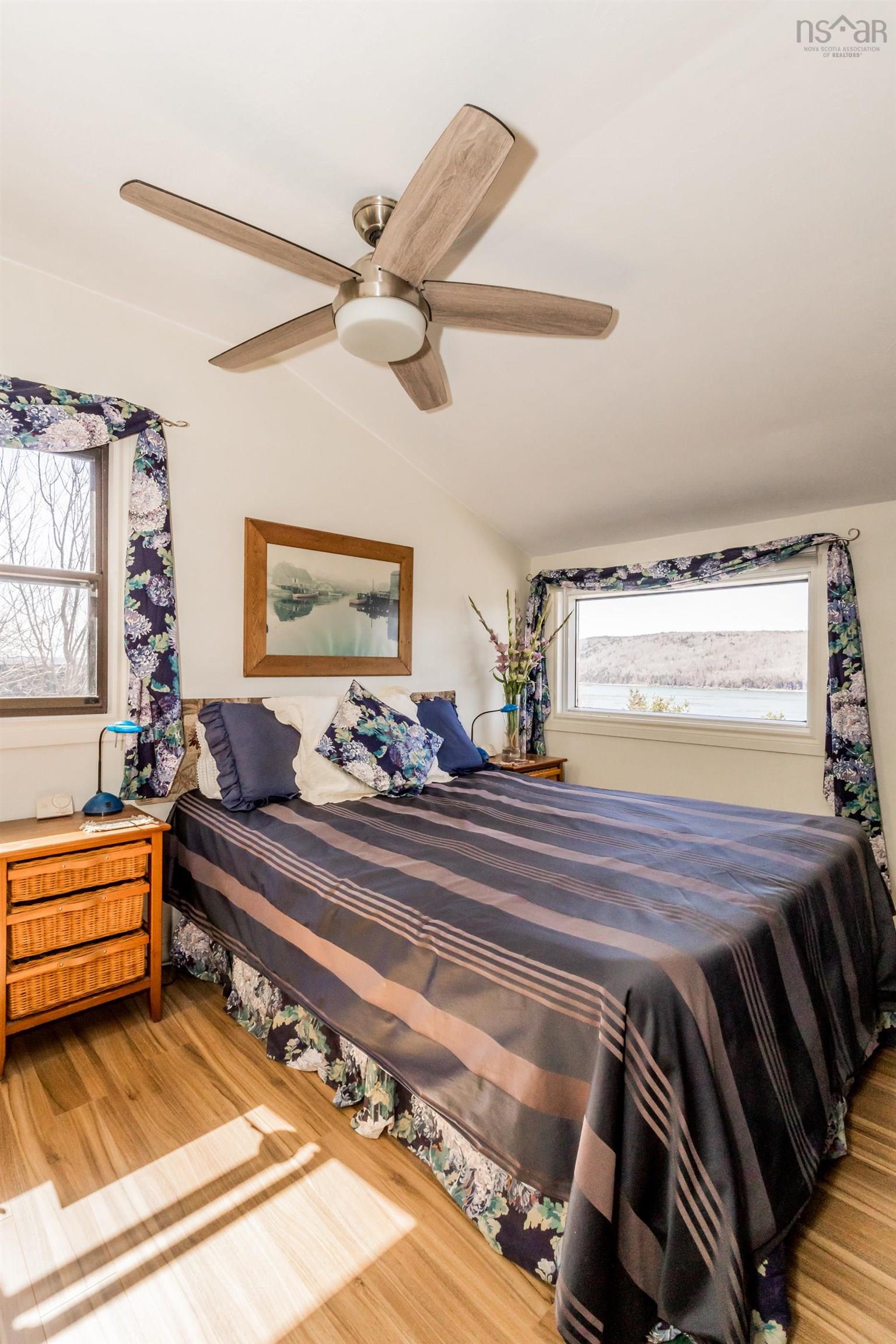 $239,500.00: 817 Granville Road, Victoria Beach