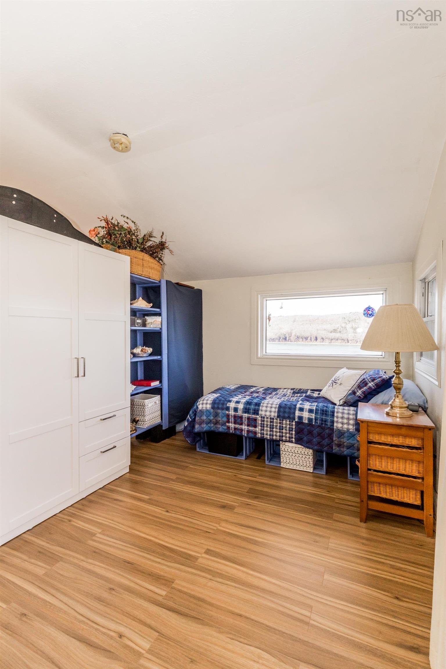 $239,500.00: 817 Granville Road, Victoria Beach