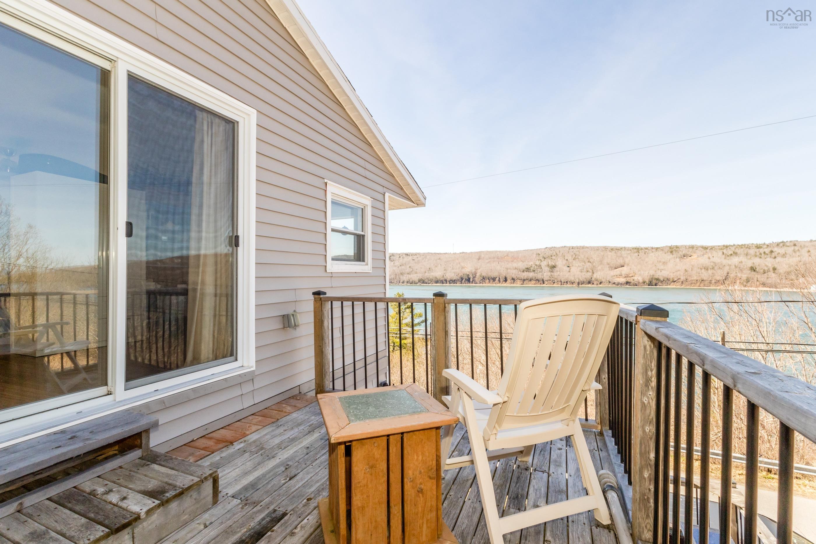 $239,500.00: 817 Granville Road, Victoria Beach