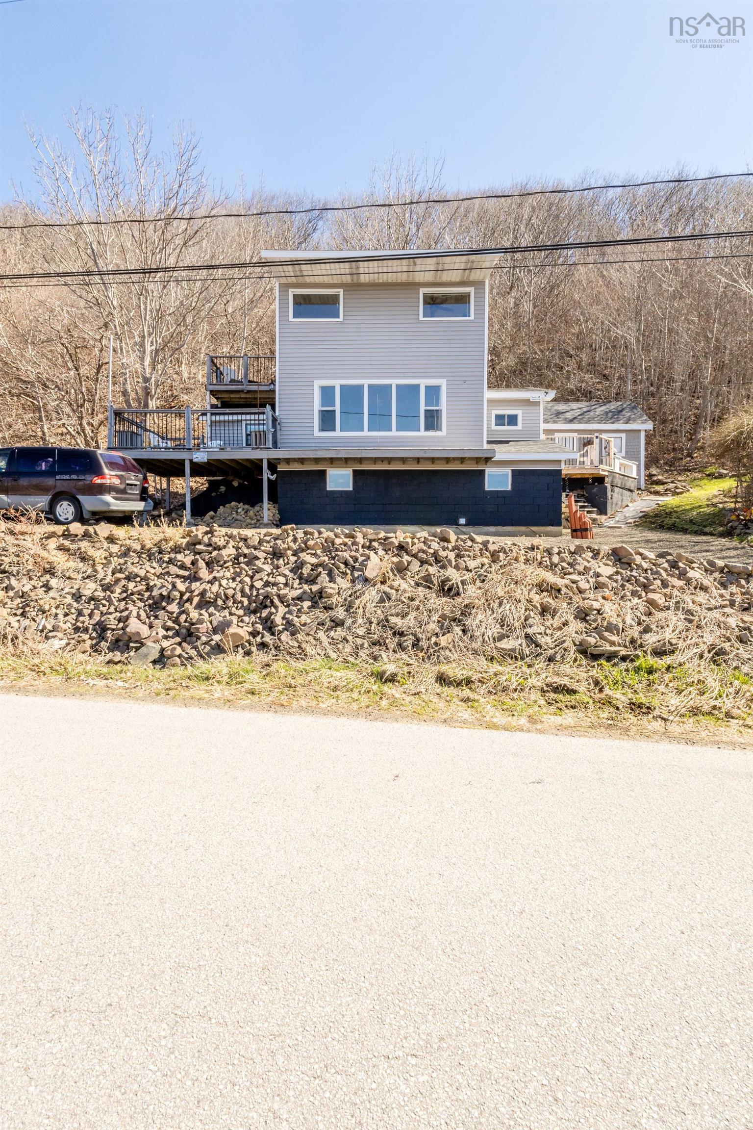 $239,500.00: 817 Granville Road, Victoria Beach