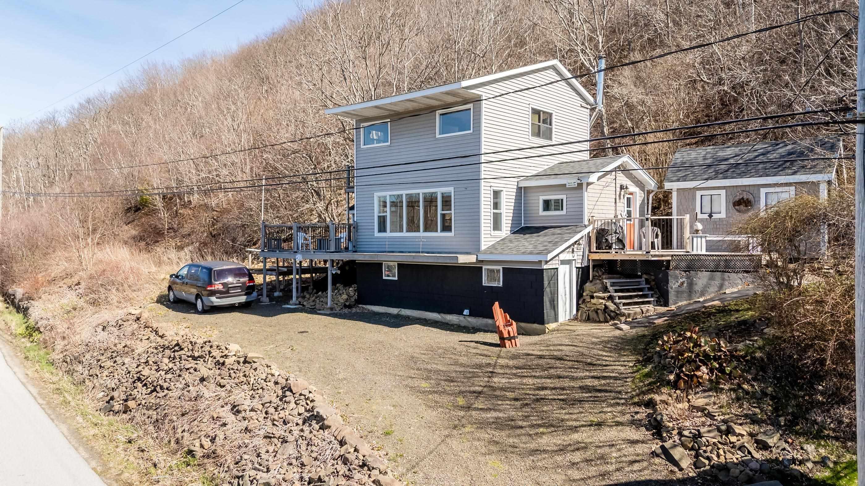 $239,500.00: 817 Granville Road, Victoria Beach