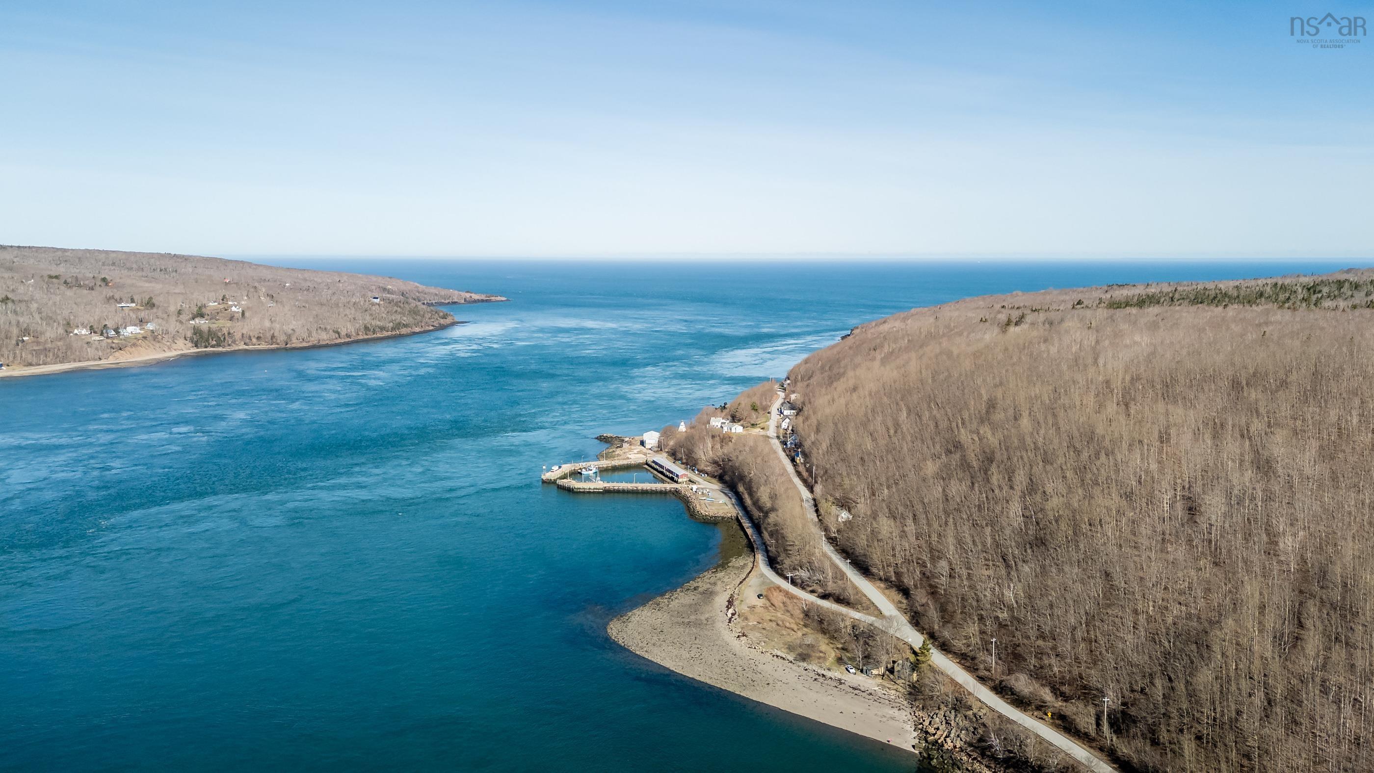 $239,500.00: 817 Granville Road, Victoria Beach