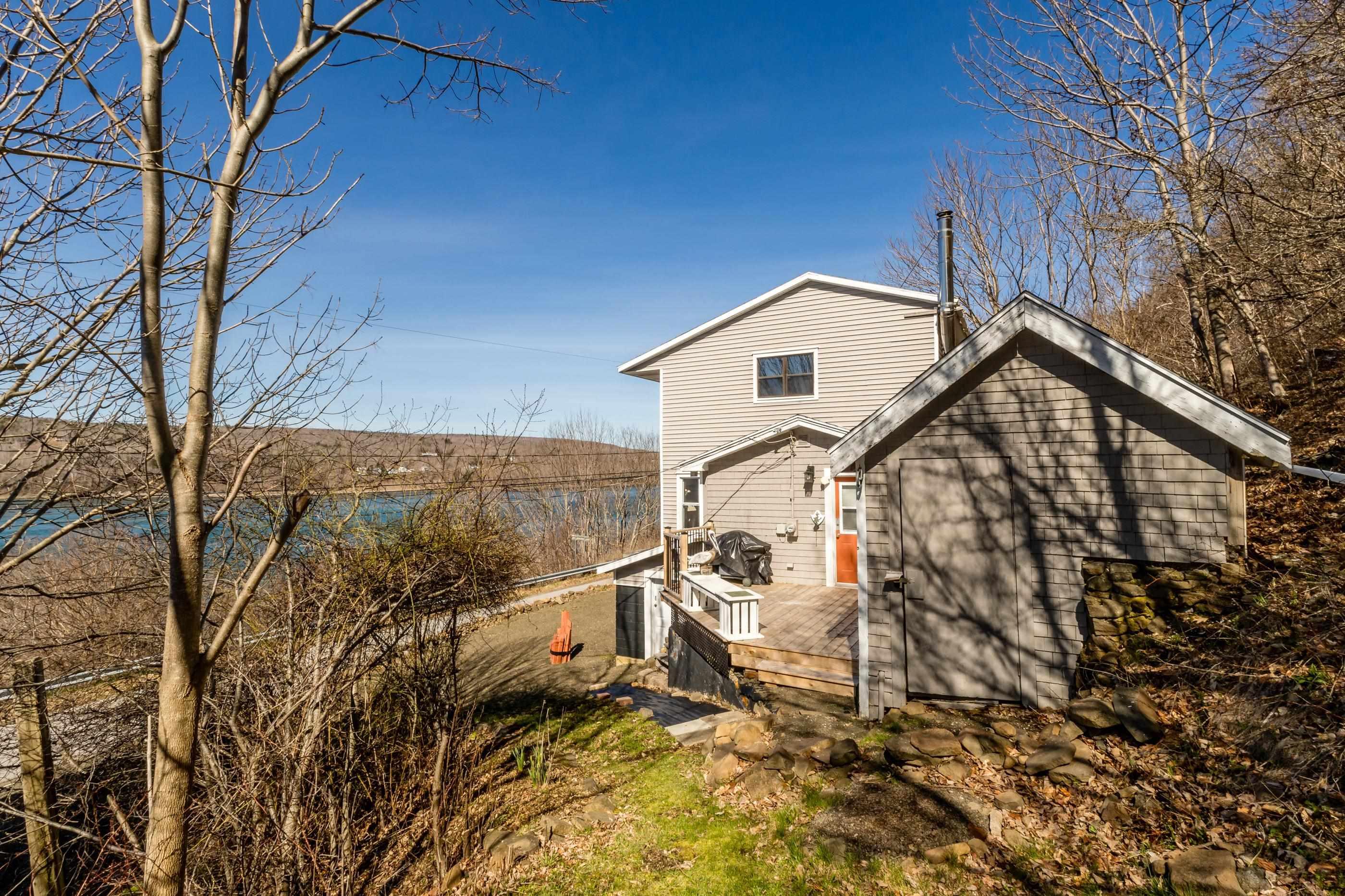 $239,500.00: 817 Granville Road, Victoria Beach