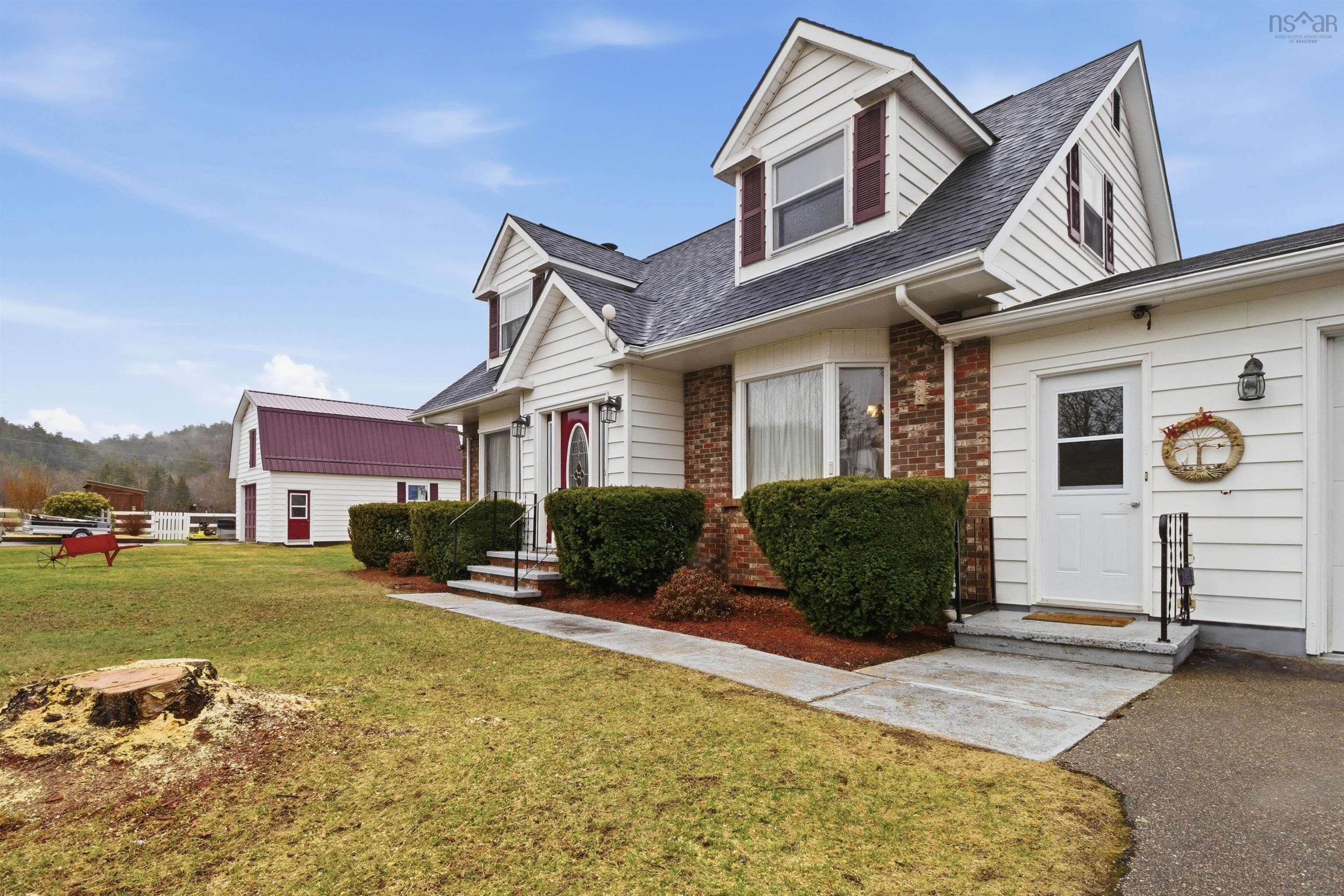 $599,000.00: 123 Trout Lake Road, Lawrencetown