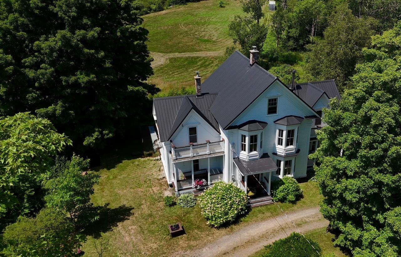$649,900.00: 5183 Highway 2, Bass River