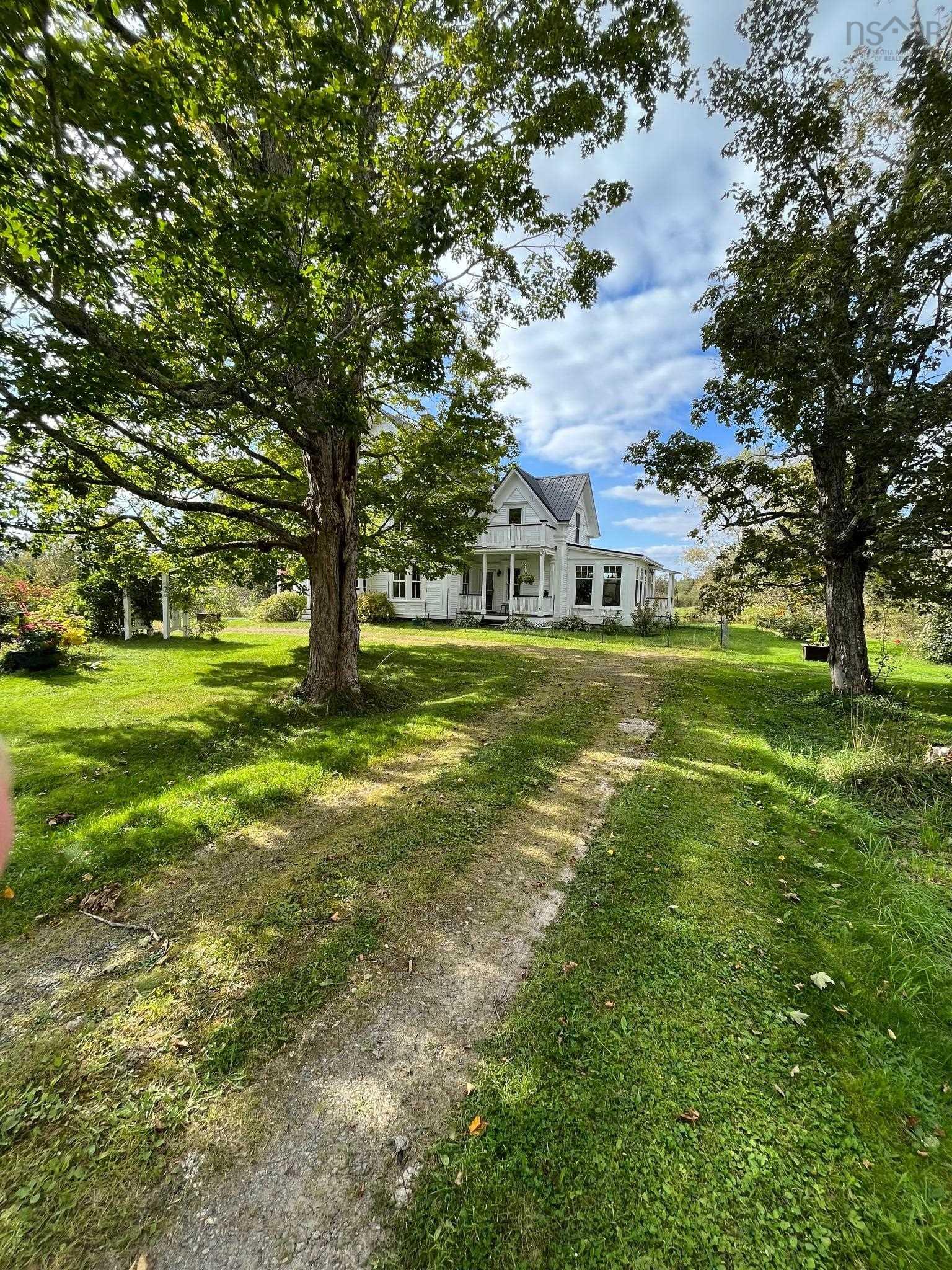 $649,900.00: 5183 Highway 2, Bass River