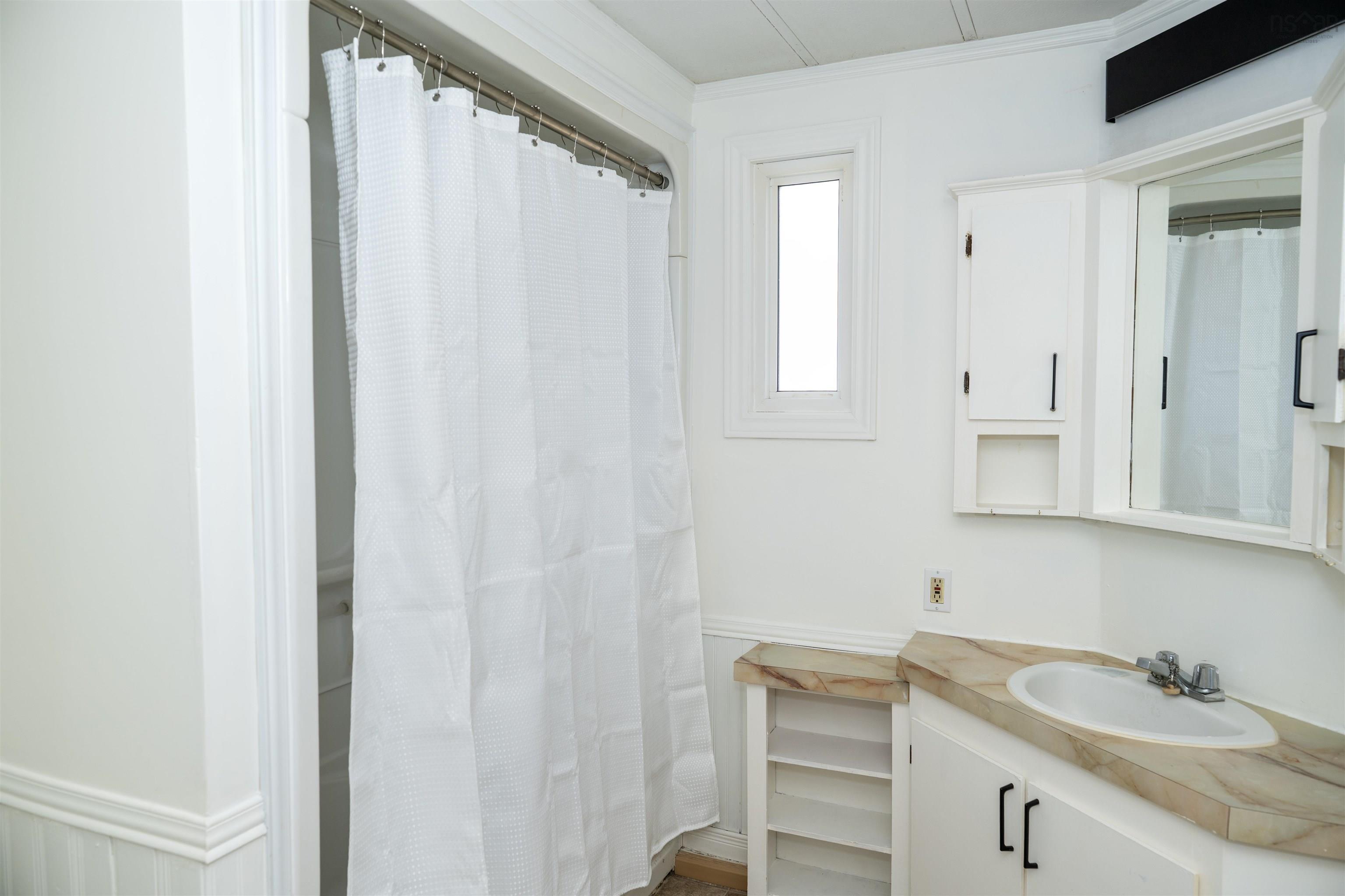 $139,900.00: 27 Curry Street, Howie Centre