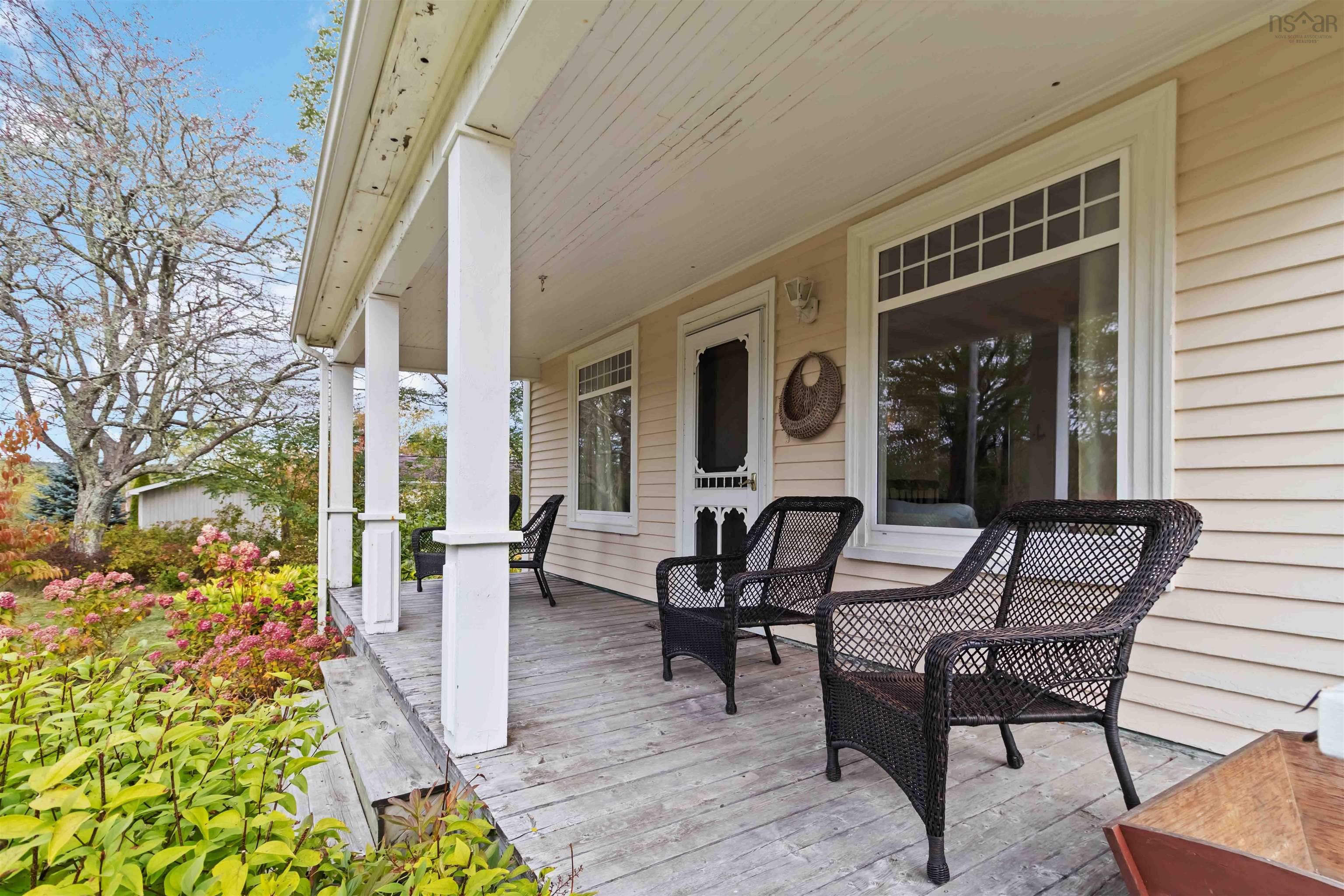 $464,000.00: 2571 Highway 331, West Lahave
