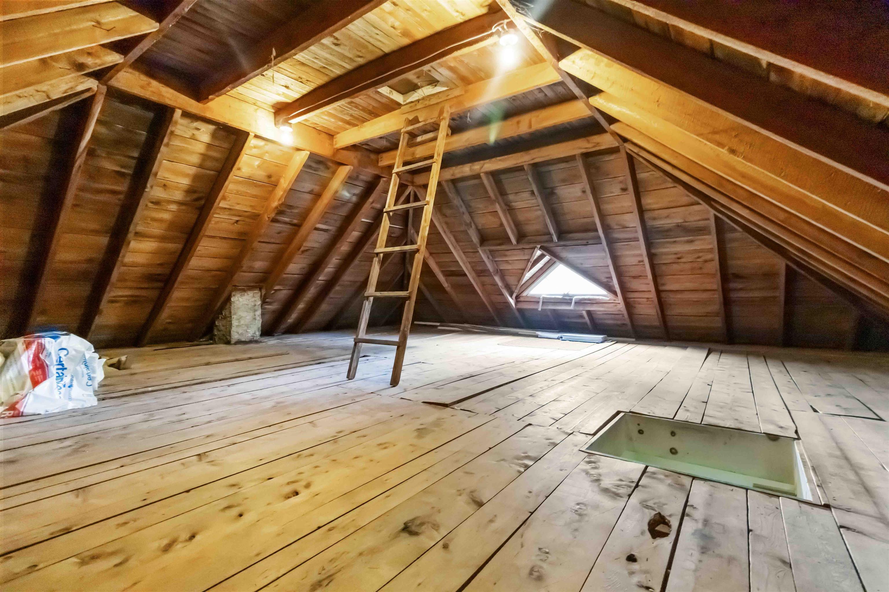 $464,000.00: 2571 Highway 331, West Lahave