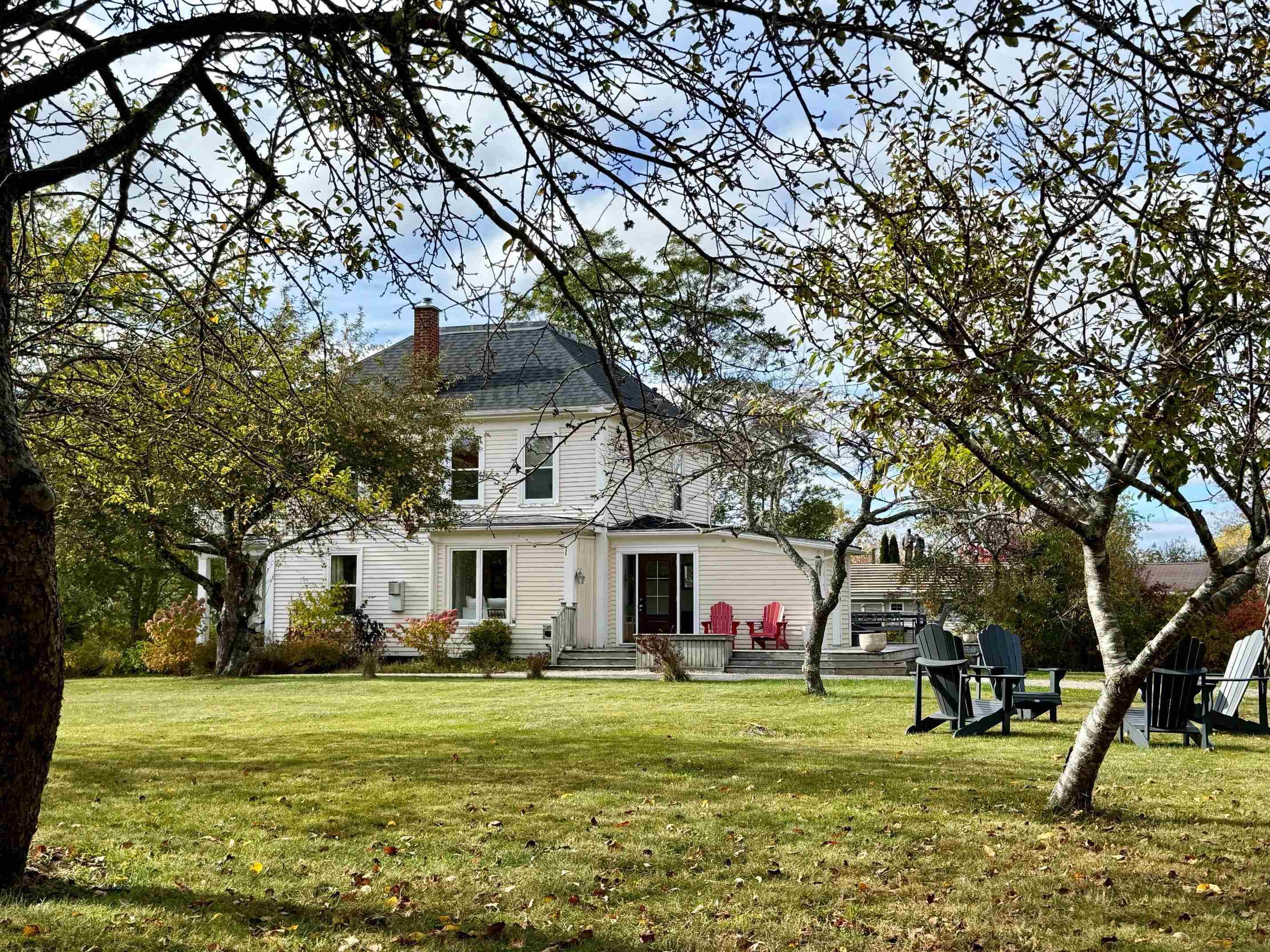 $464,000.00: 2571 Highway 331, West Lahave