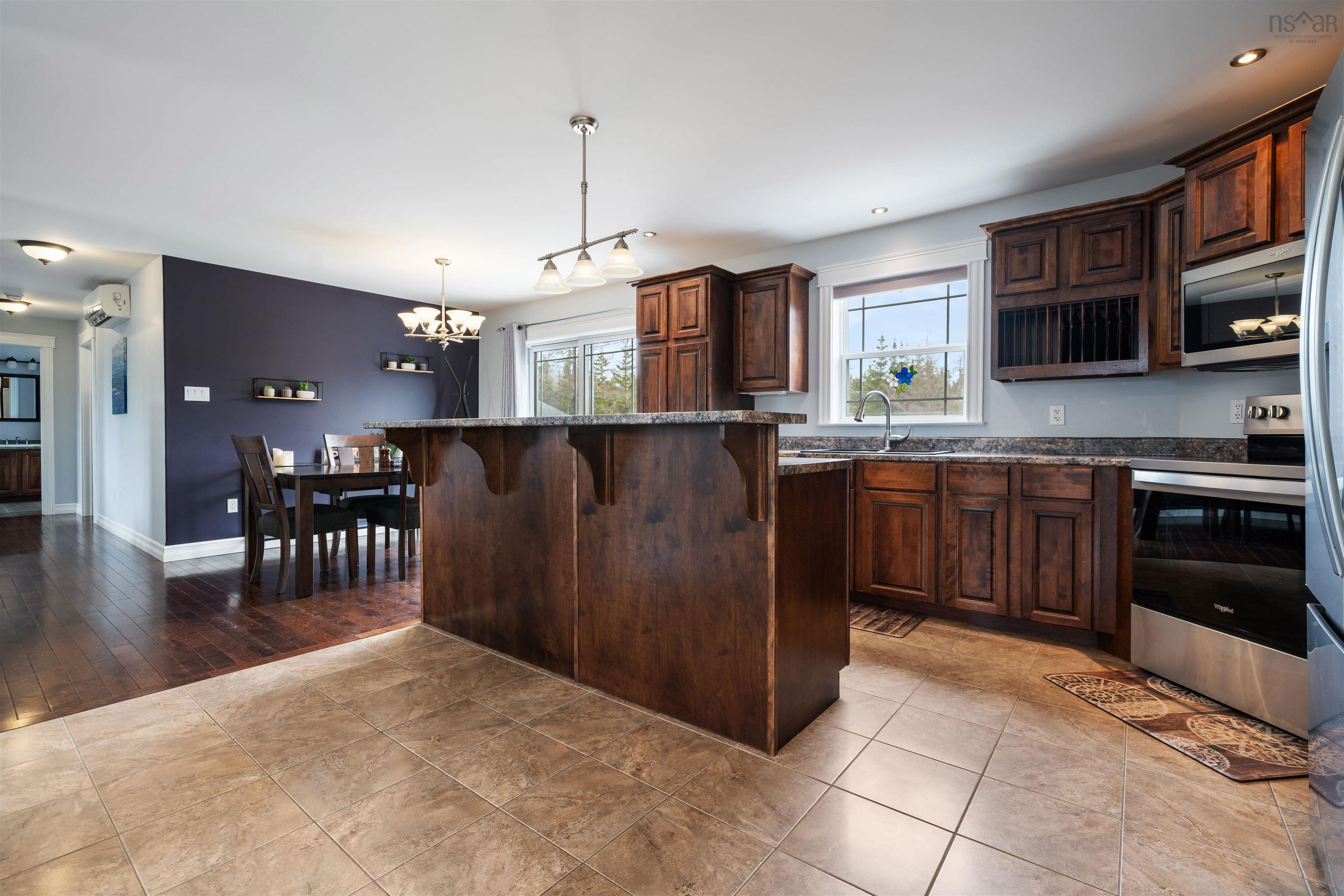 $499,900.00: 15319 7 Highway, East Ship Harbour