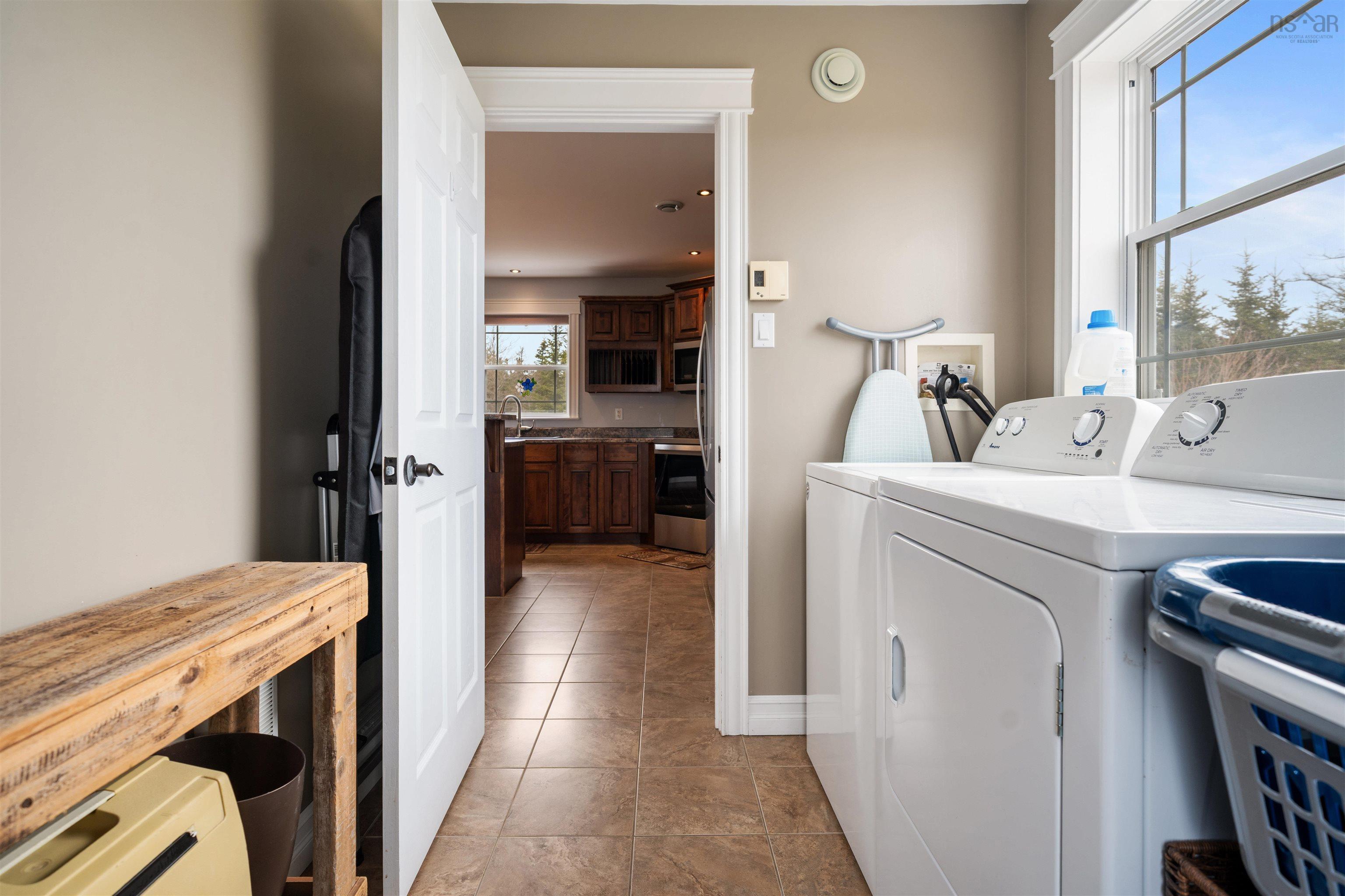 $499,900.00: 15319 7 Highway, East Ship Harbour