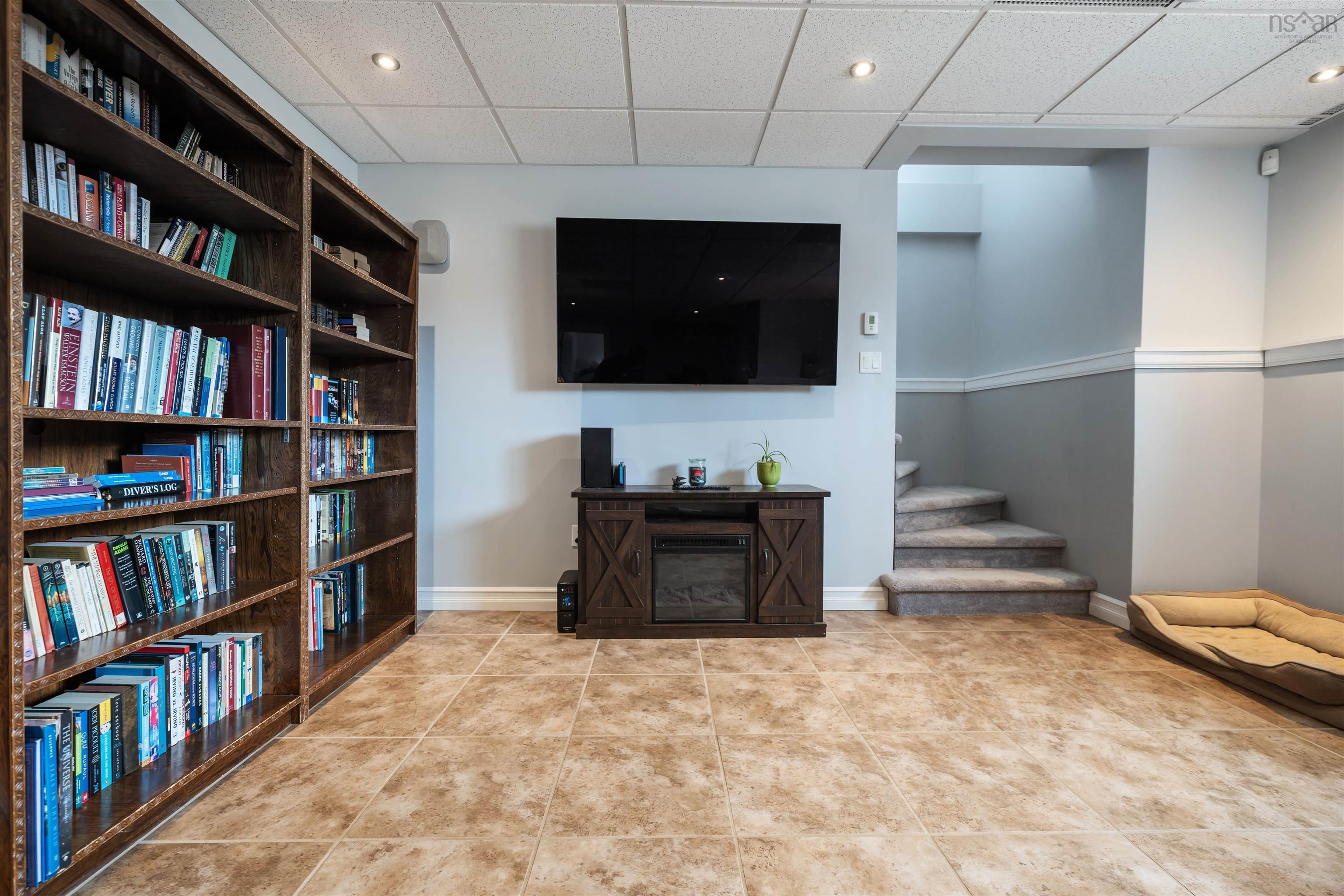 $499,900.00: 15319 7 Highway, East Ship Harbour