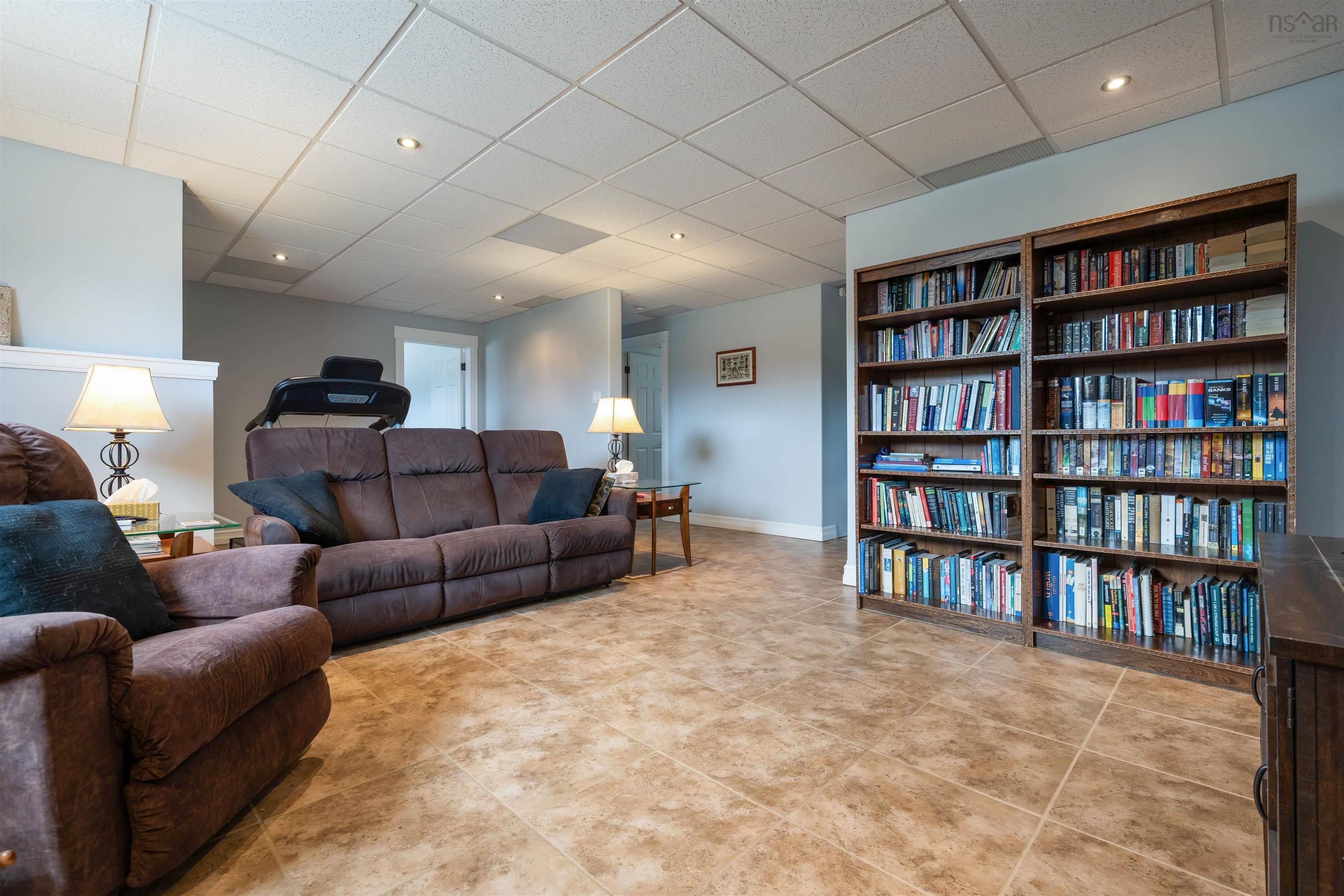 $499,900.00: 15319 7 Highway, East Ship Harbour
