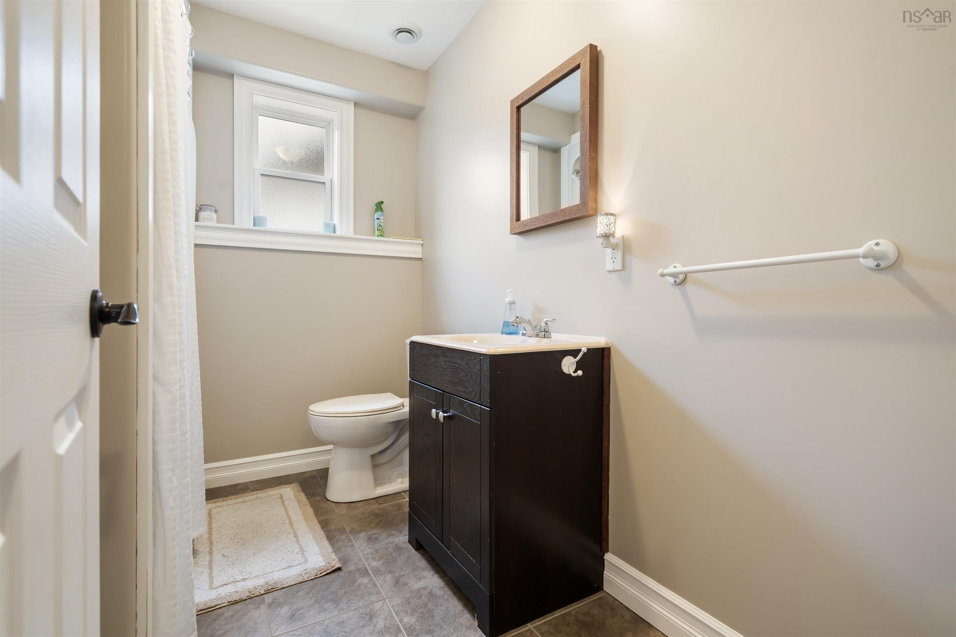 $499,900.00: 15319 7 Highway, East Ship Harbour