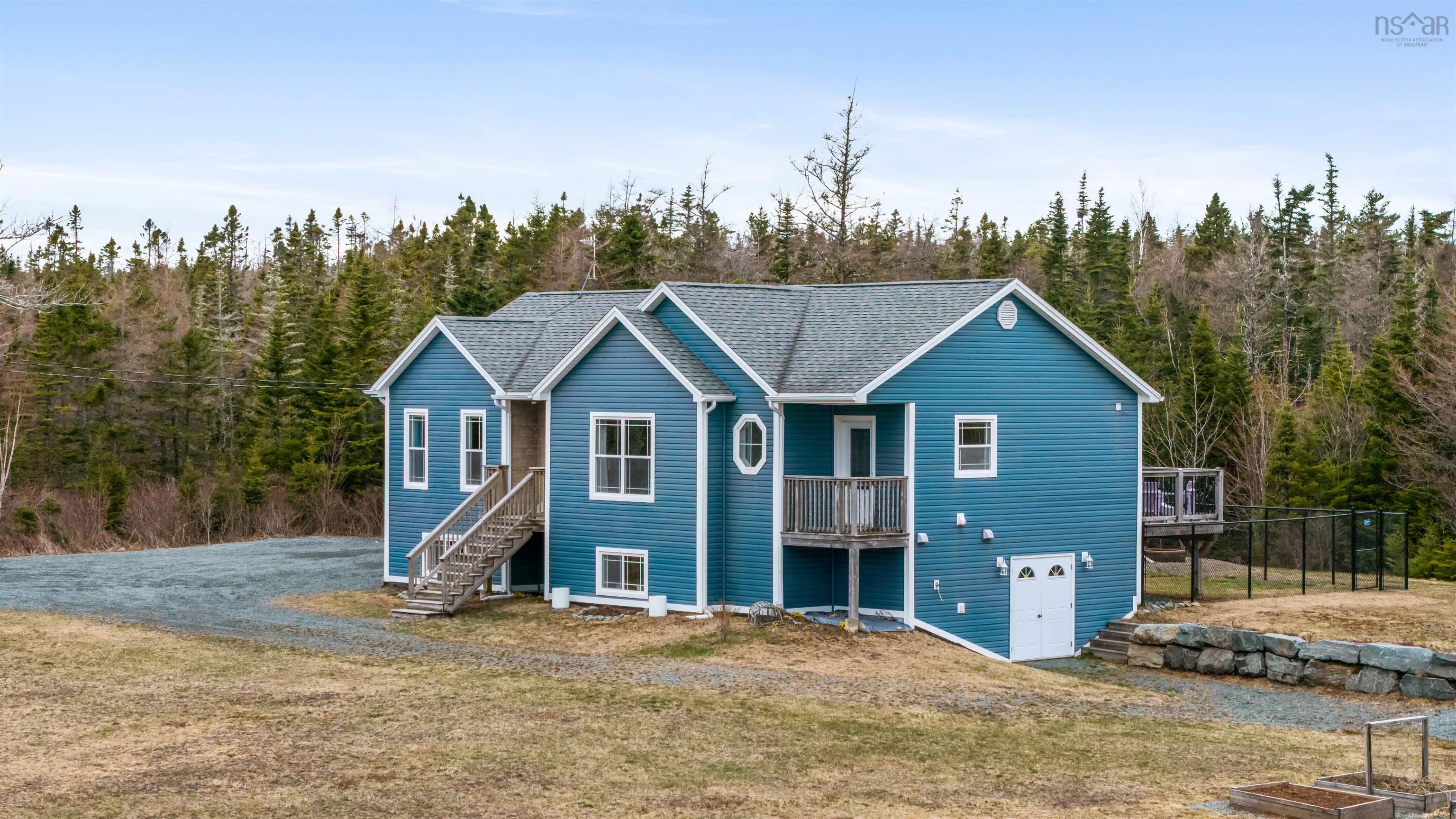 $499,900.00: 15319 7 Highway, East Ship Harbour