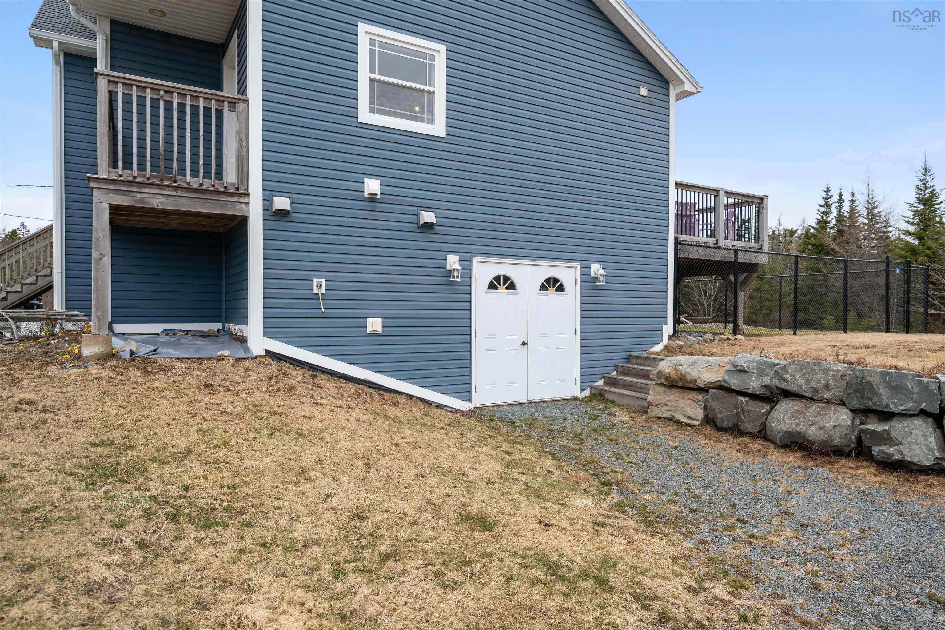 $499,900.00: 15319 7 Highway, East Ship Harbour