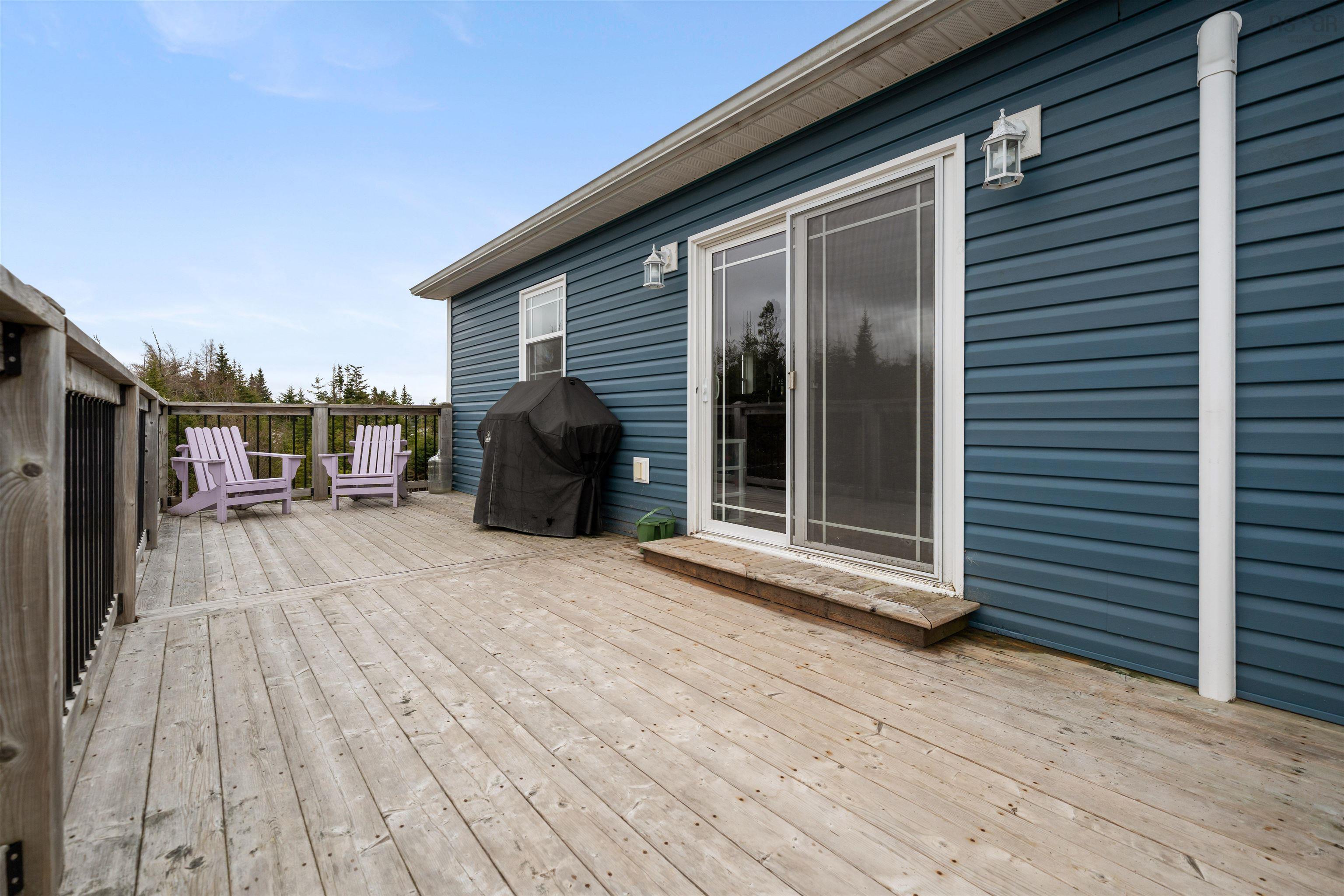 $499,900.00: 15319 7 Highway, East Ship Harbour