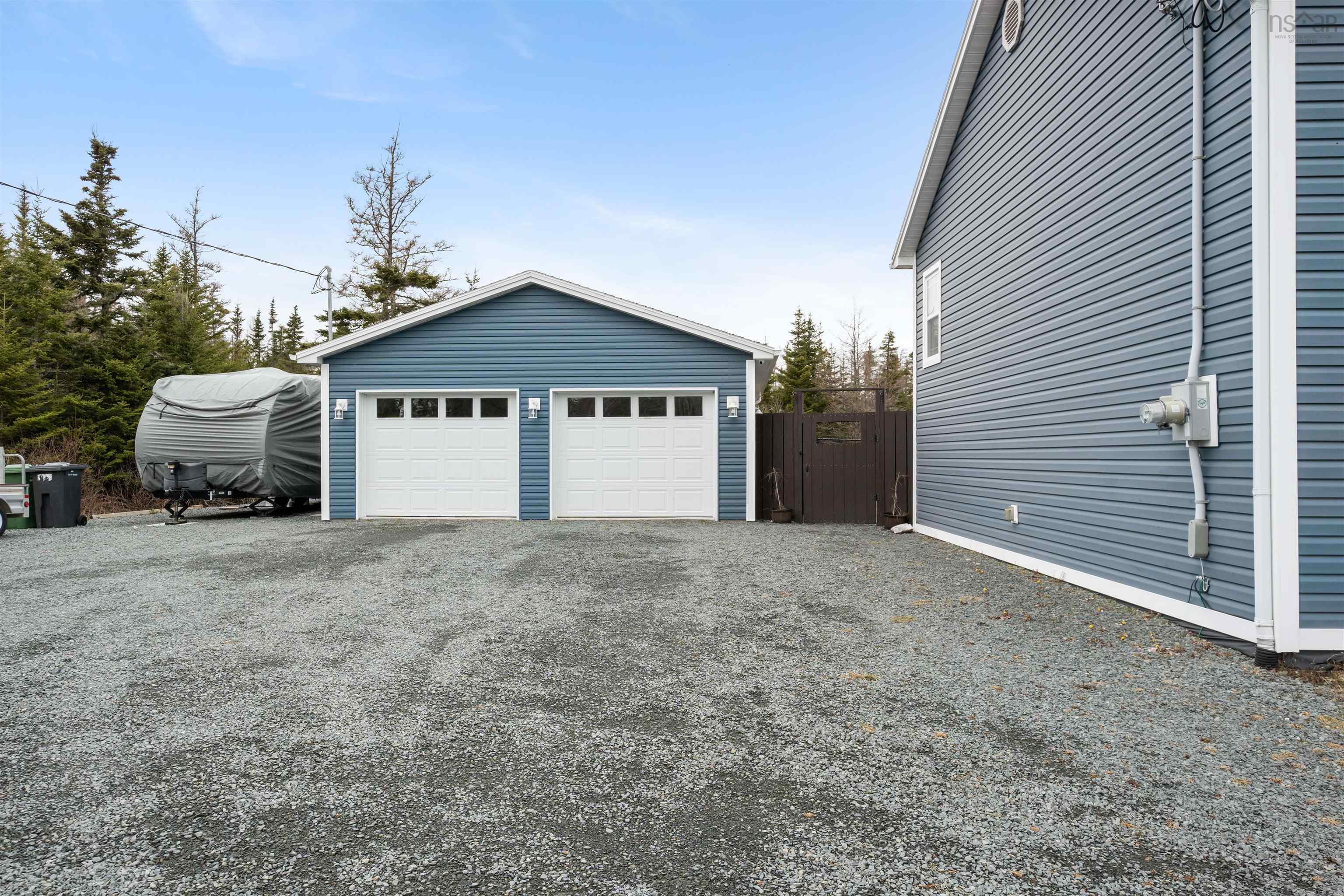$499,900.00: 15319 7 Highway, East Ship Harbour