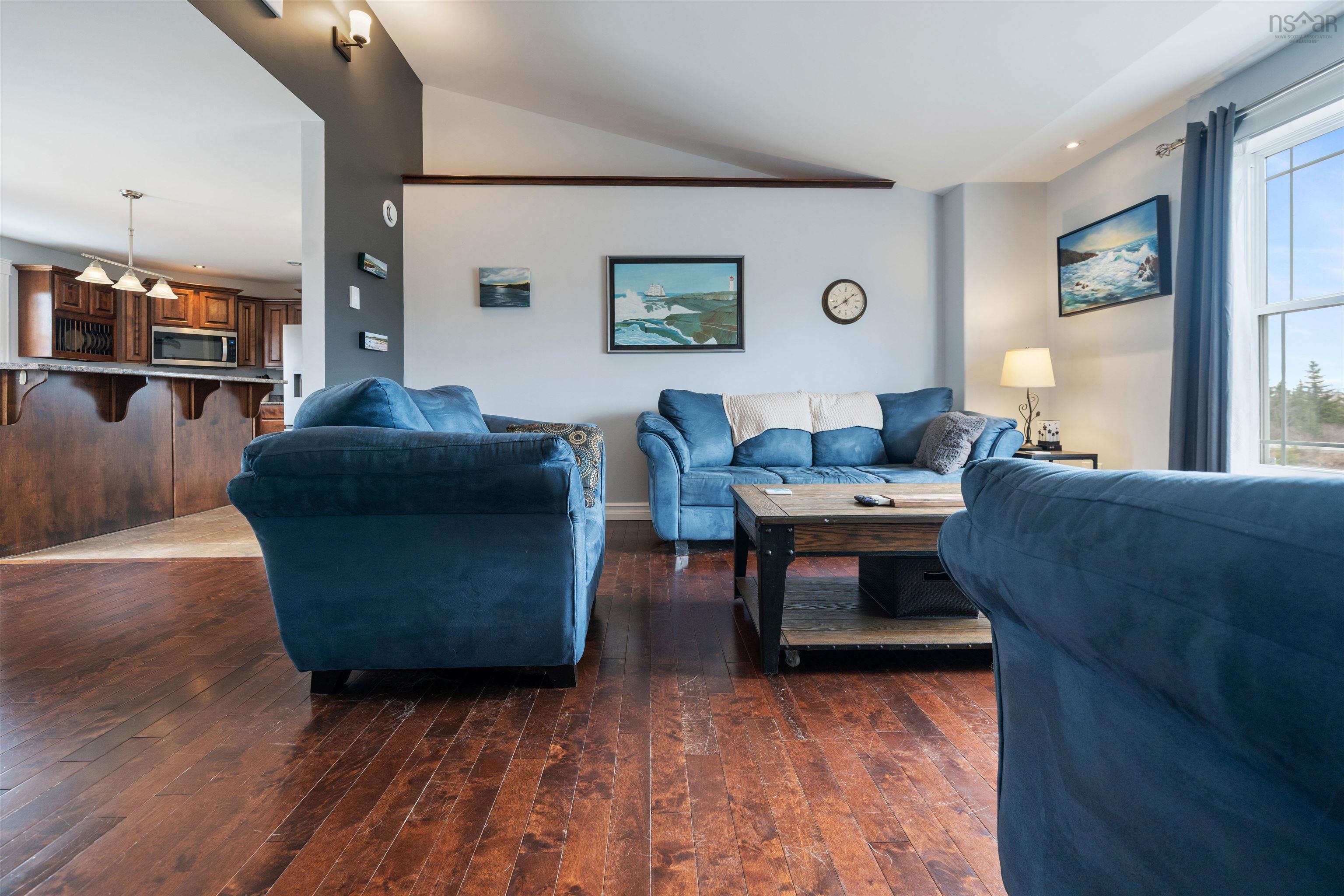 $499,900.00: 15319 7 Highway, East Ship Harbour