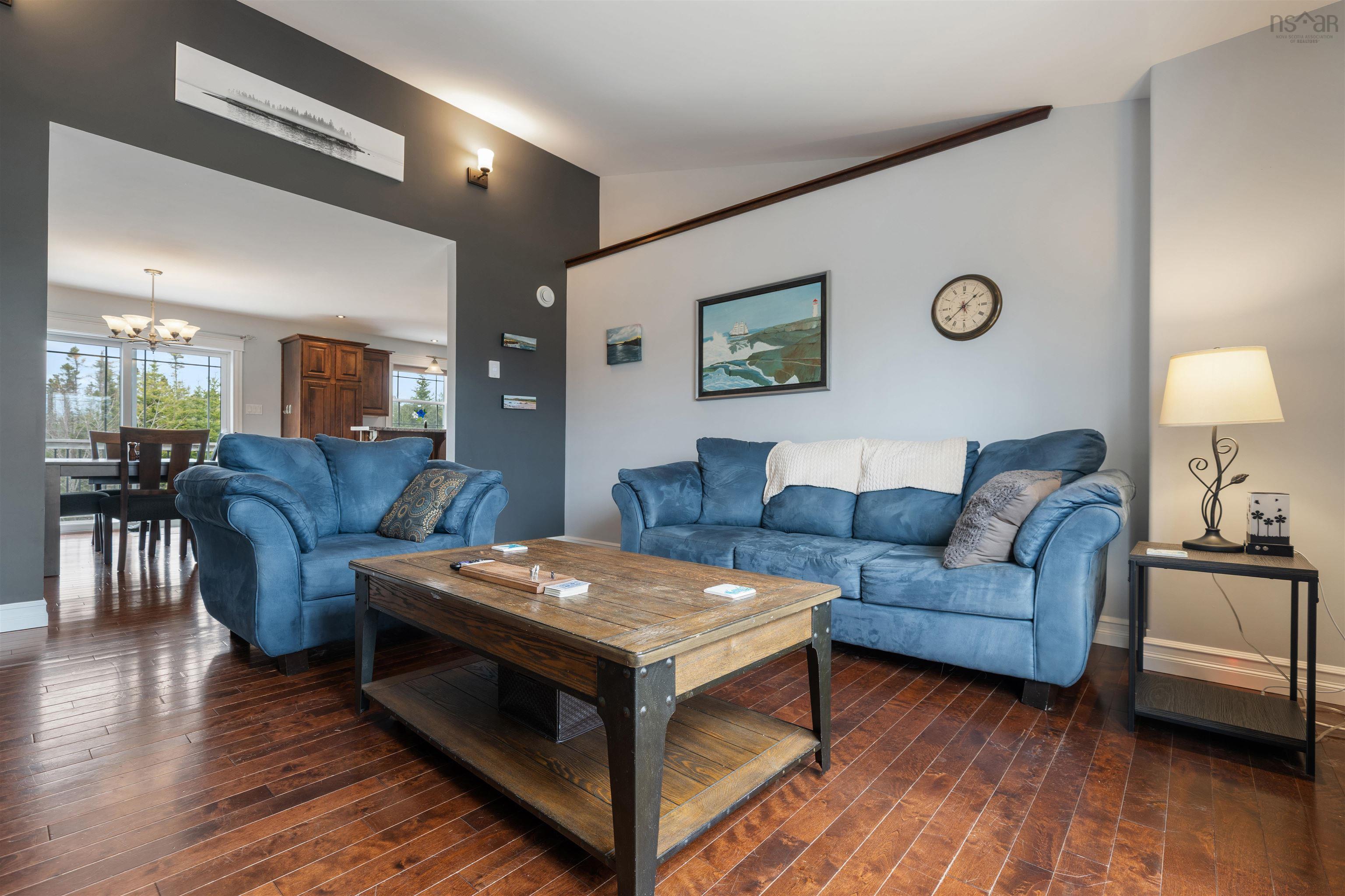 $499,900.00: 15319 7 Highway, East Ship Harbour