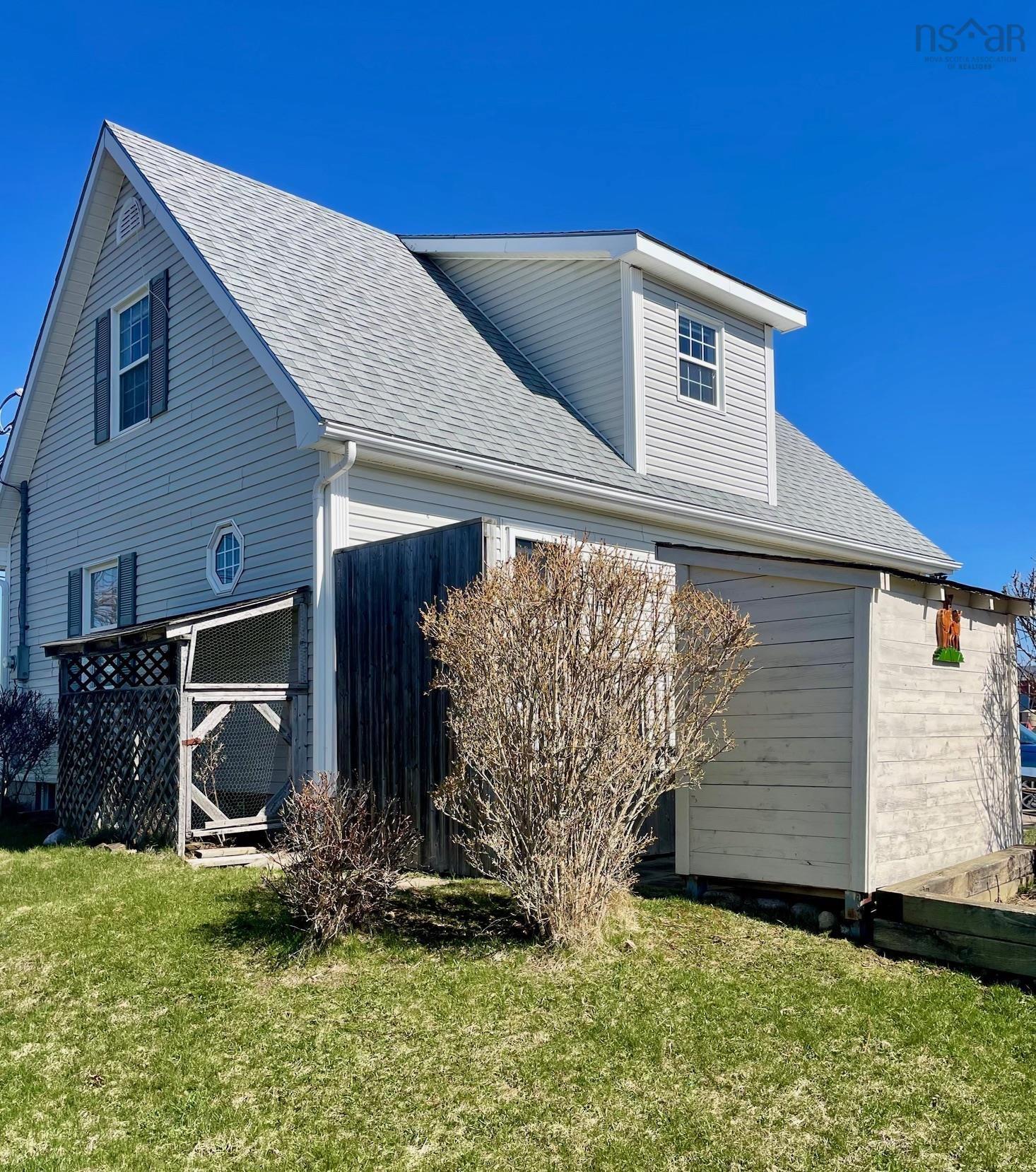 $475,000.00: 63 Knickle Road, Lunenburg