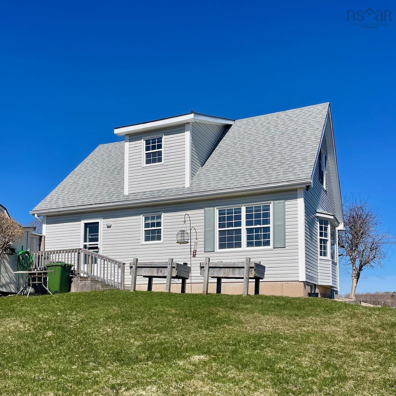 $475,000.00: 63 Knickle Road, Lunenburg