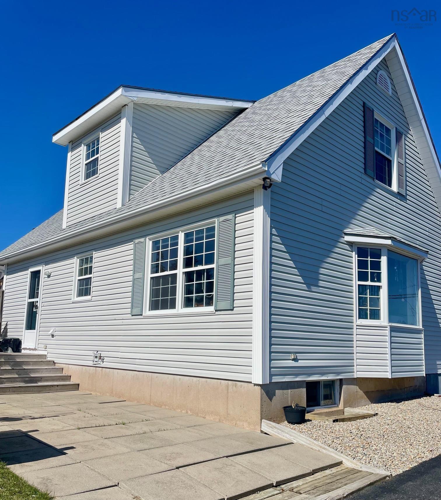 $475,000.00: 63 Knickle Road, Lunenburg