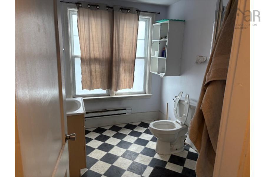 $1,350,000.00: 6411 6433 6415 Quinpool Road, Halifax