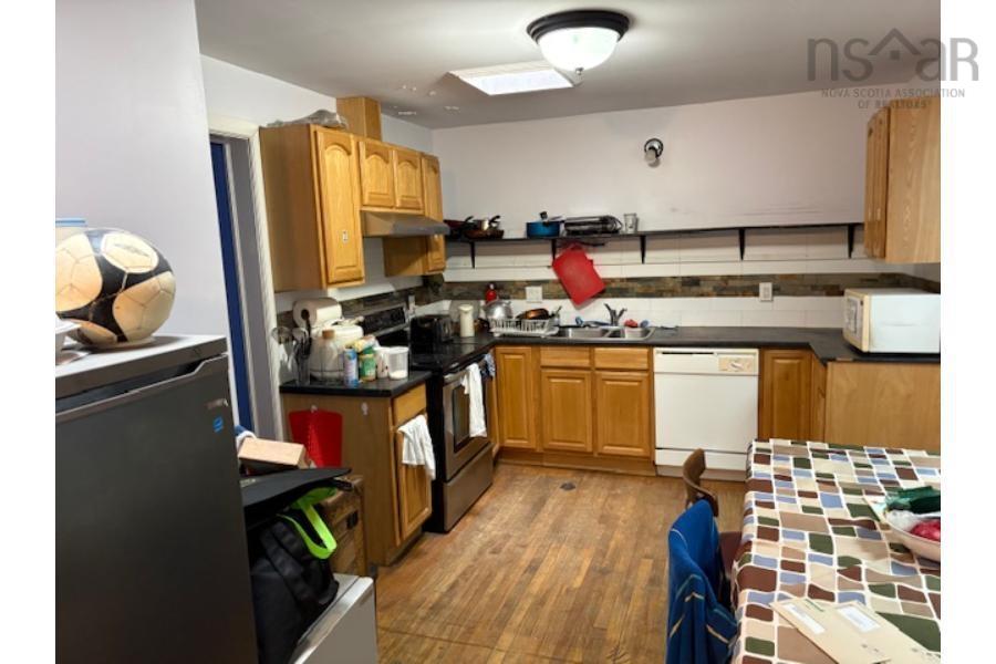 $1,350,000.00: 6411 6433 6415 Quinpool Road, Halifax