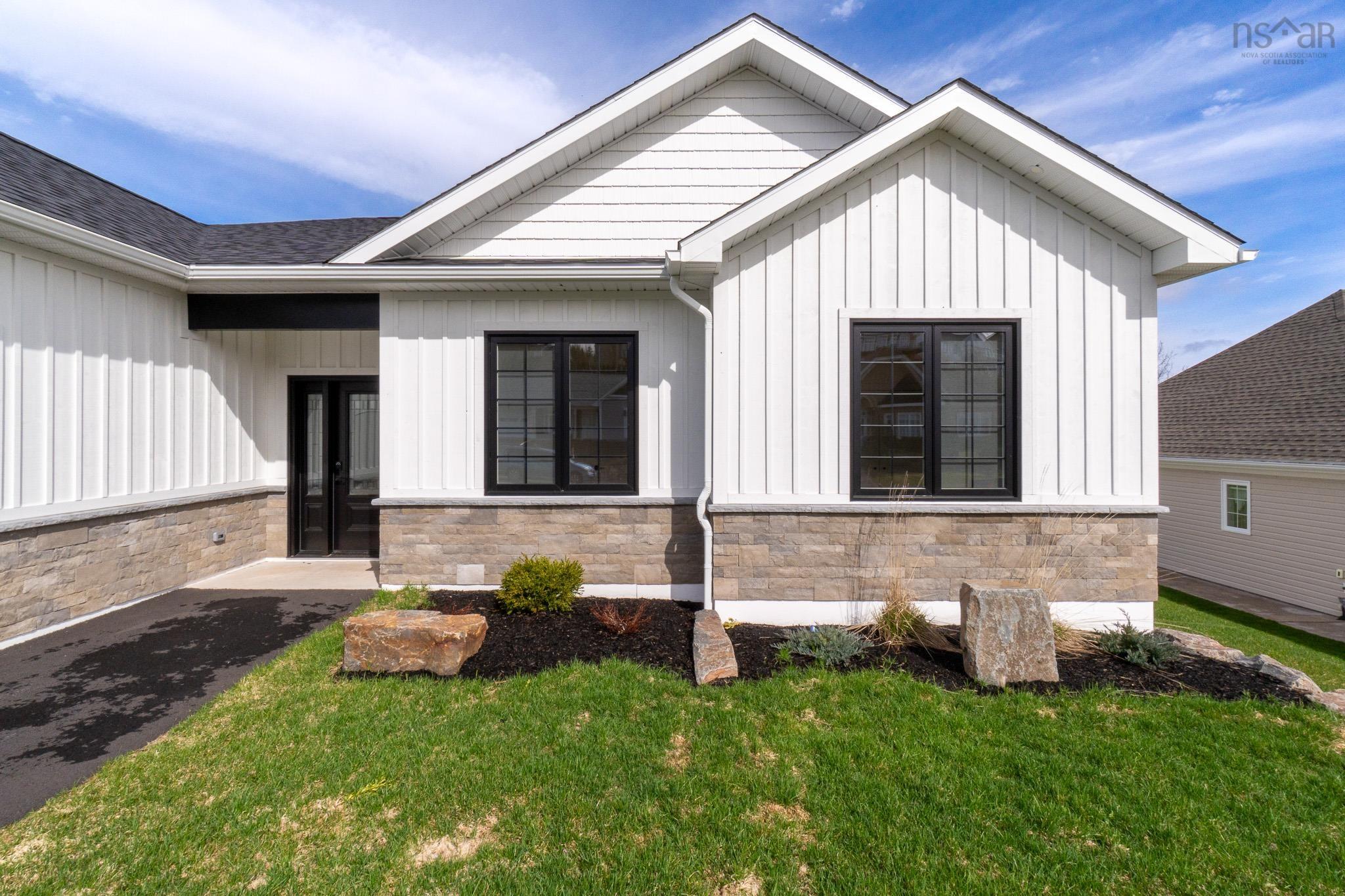 $675,000.00: 18 Mallard Avenue, Canaan