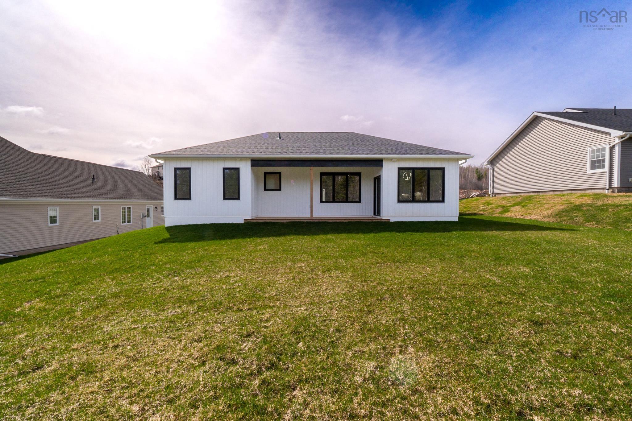 $675,000.00: 18 Mallard Avenue, Canaan