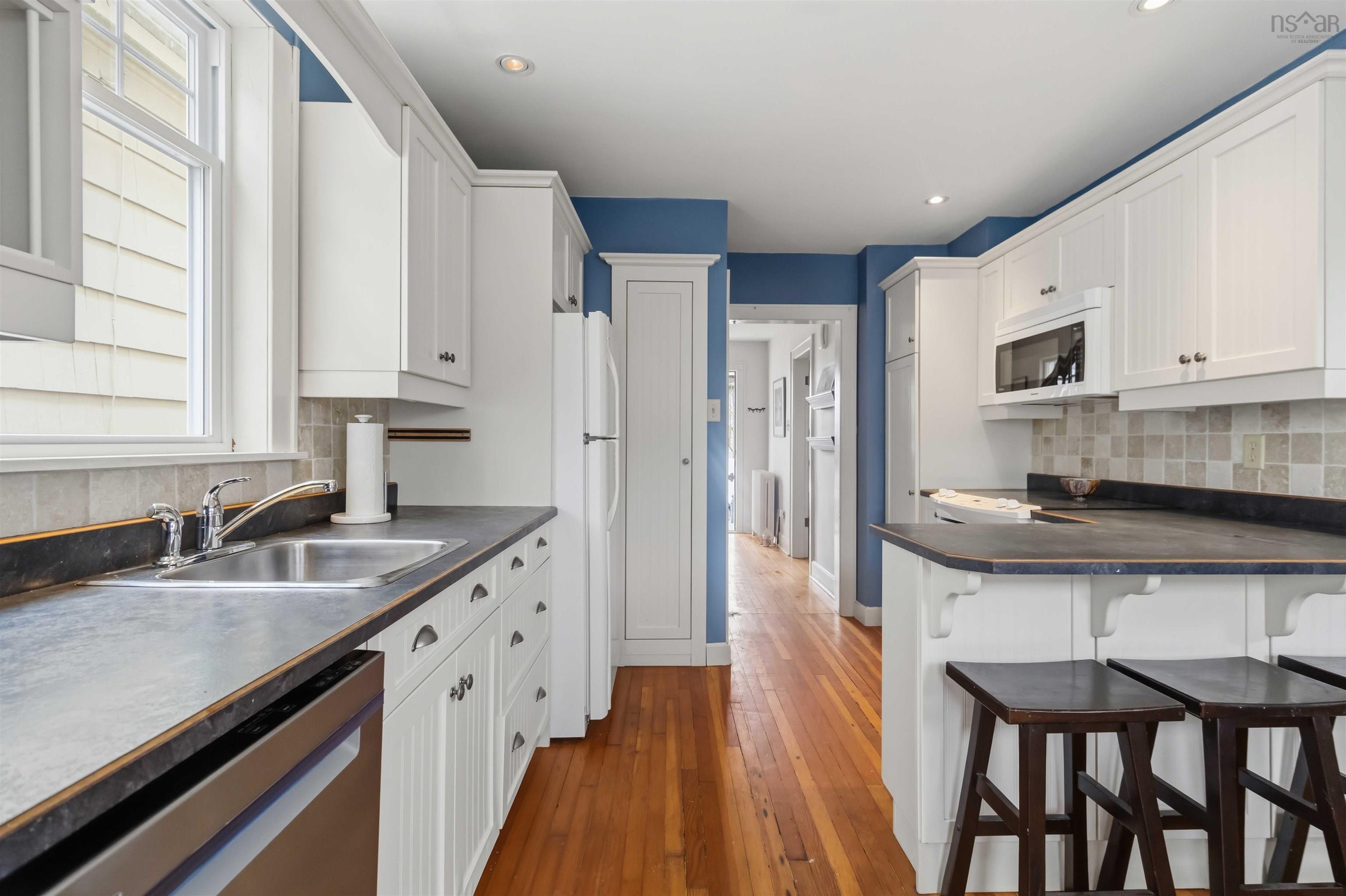 $839,900.00: 1662 Walnut Street, Halifax