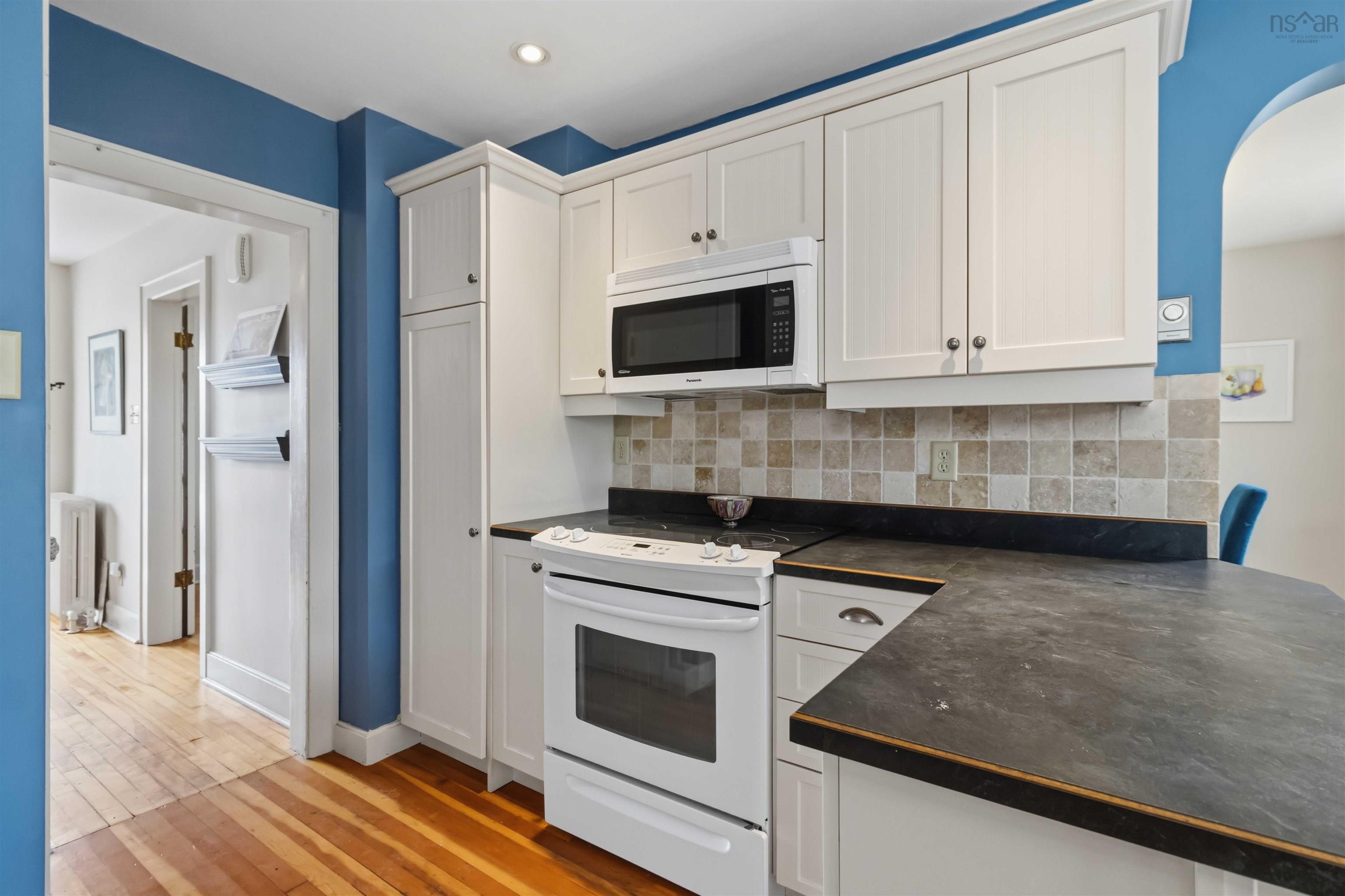 $839,900.00: 1662 Walnut Street, Halifax