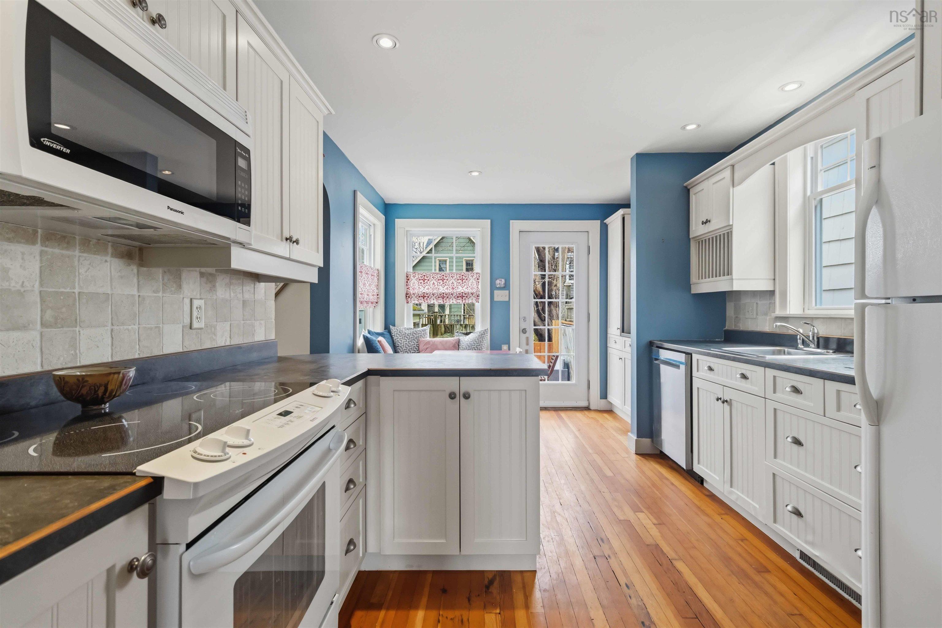 $839,900.00: 1662 Walnut Street, Halifax