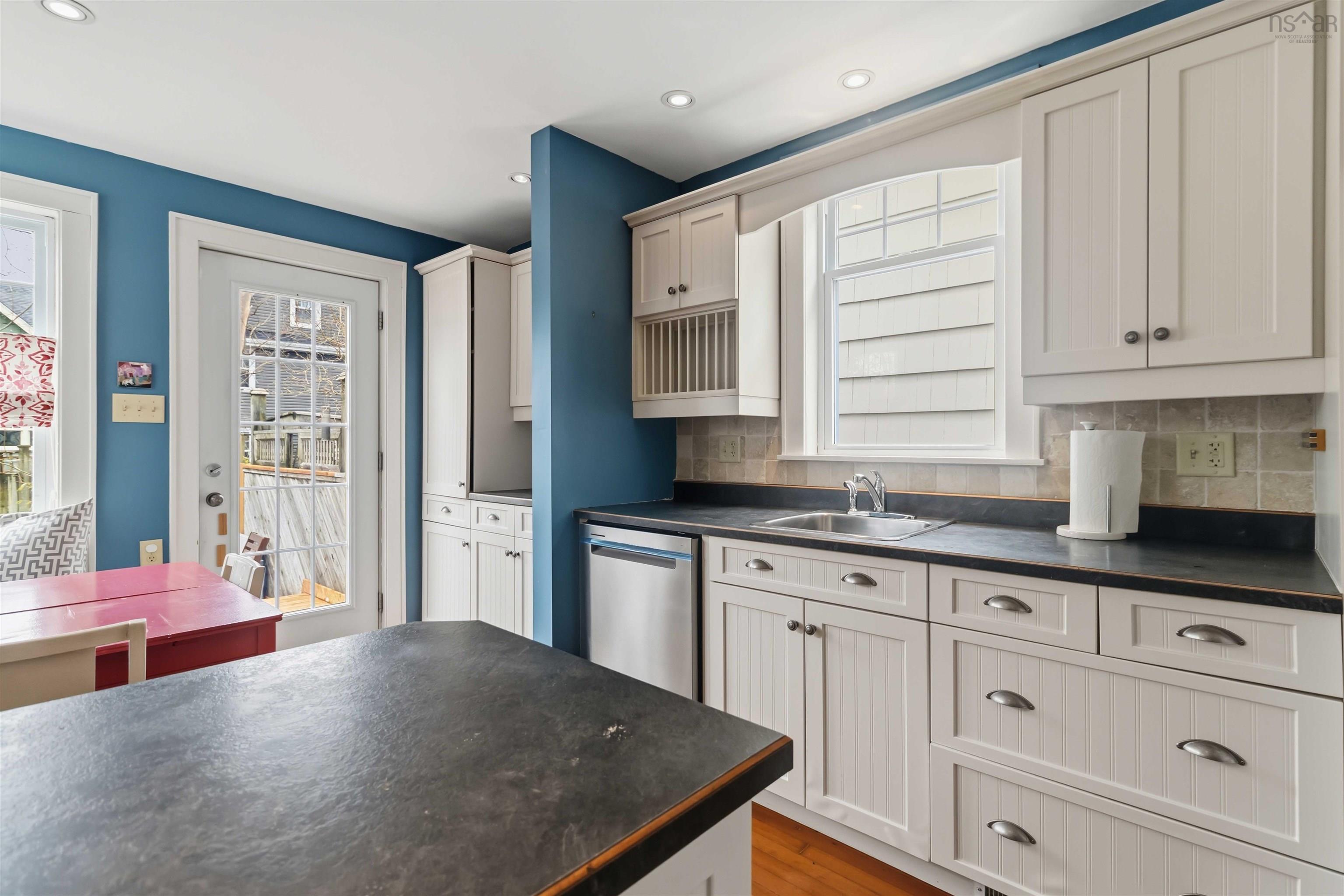 $839,900.00: 1662 Walnut Street, Halifax