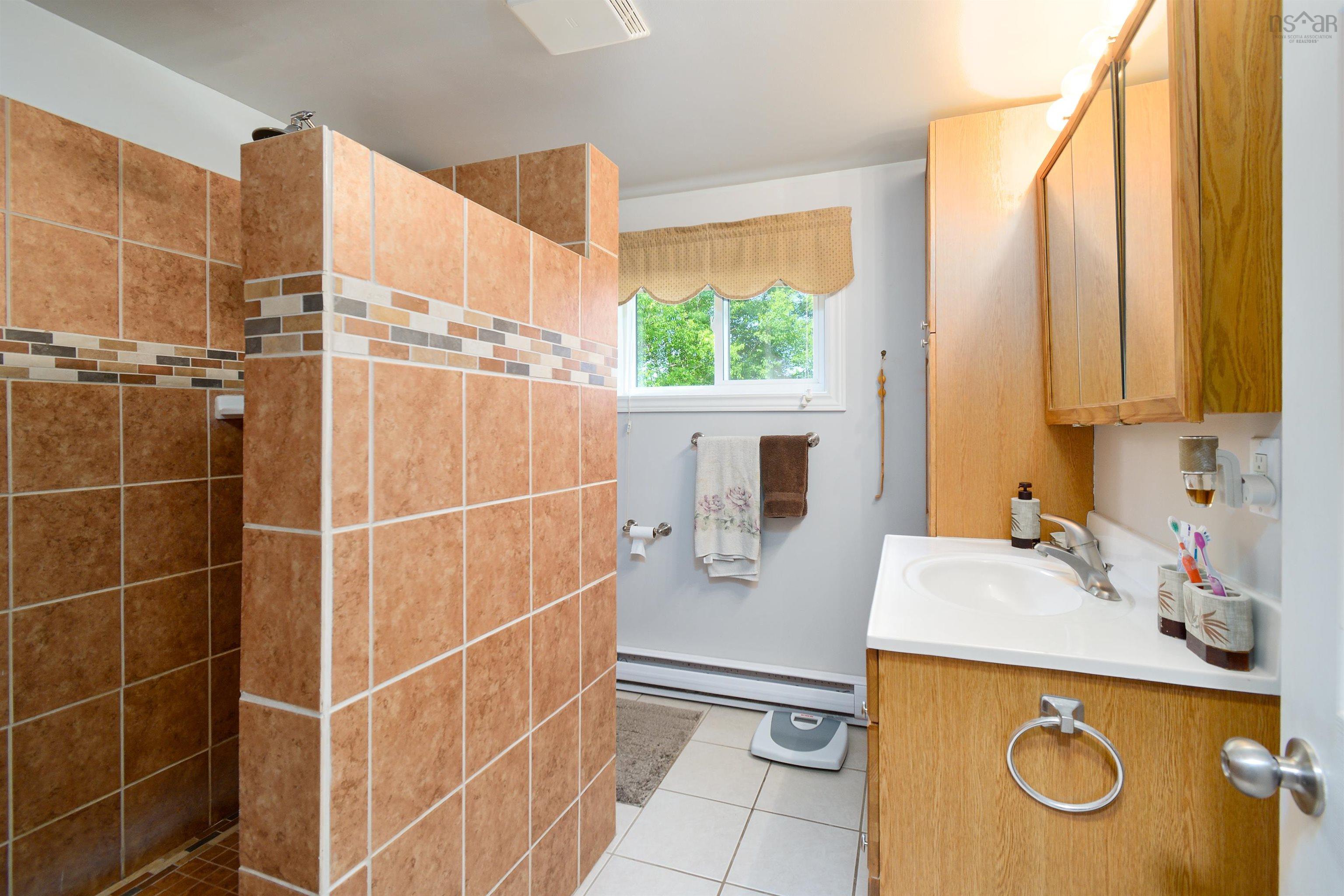 $549,000.00: 11217 Kempt Head Road, Boularderie Centre