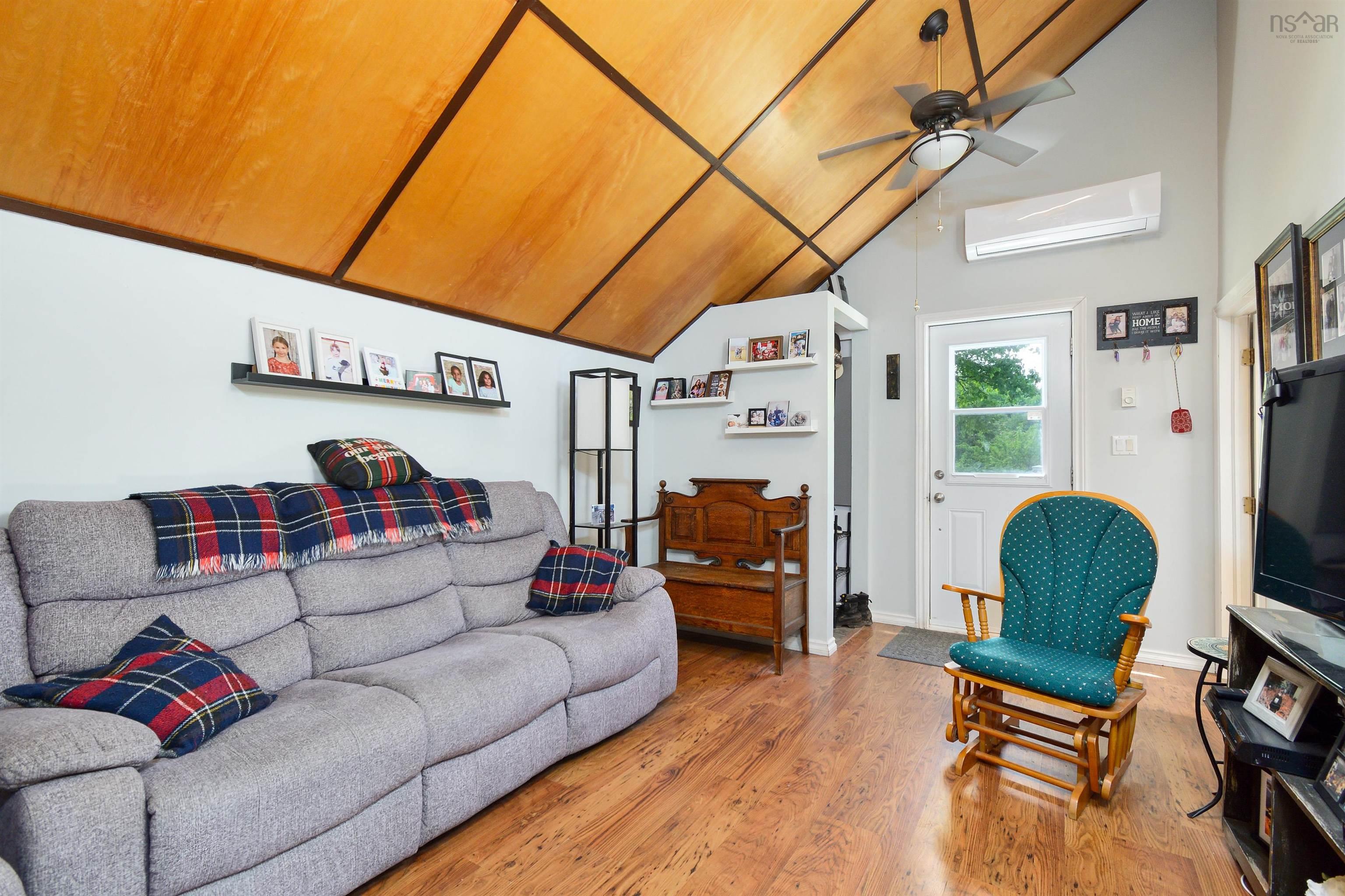 $549,000.00: 11217 Kempt Head Road, Boularderie Centre