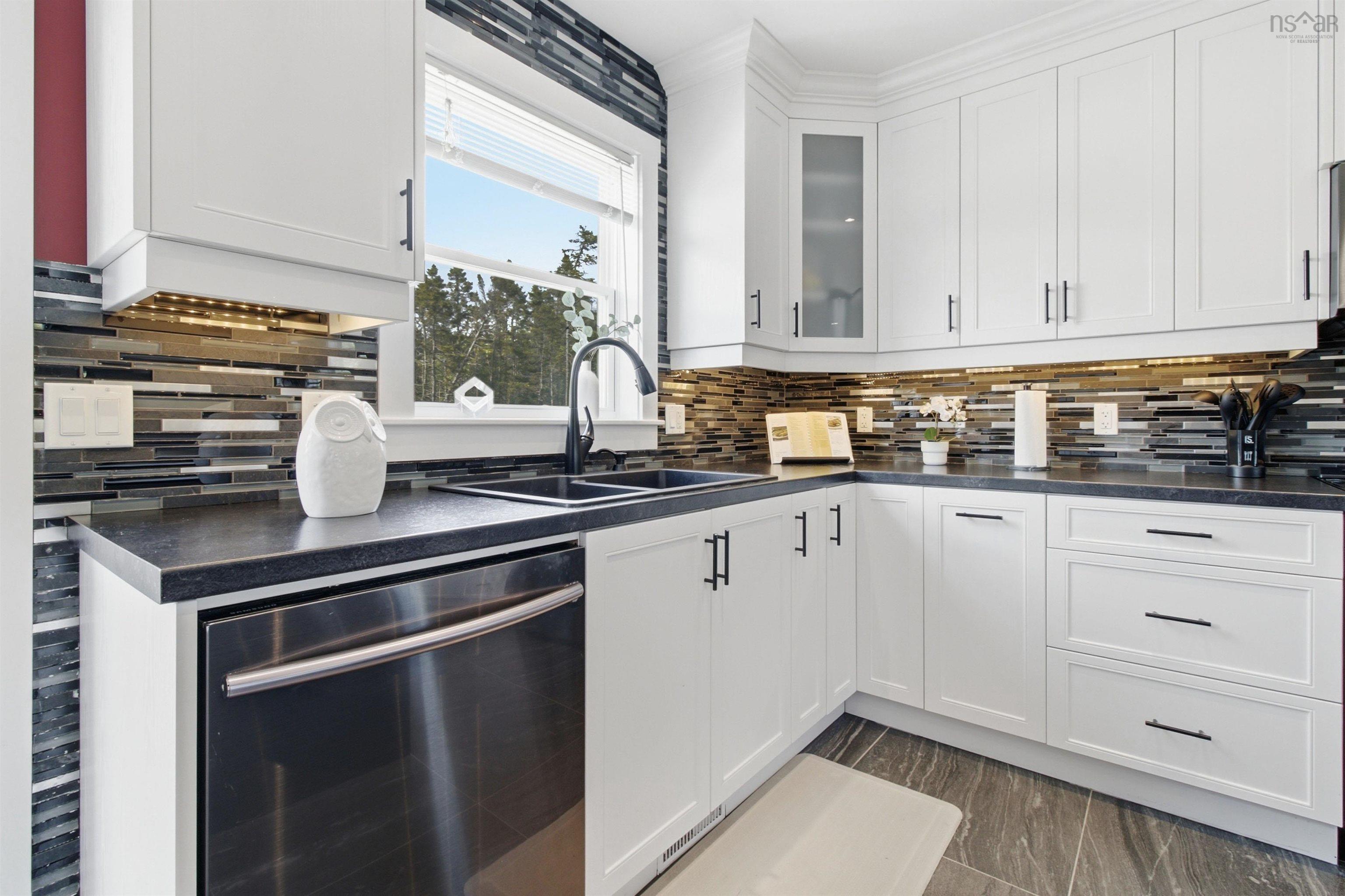 $689,900.00: 173 Portovista Drive, Portuguese Cove