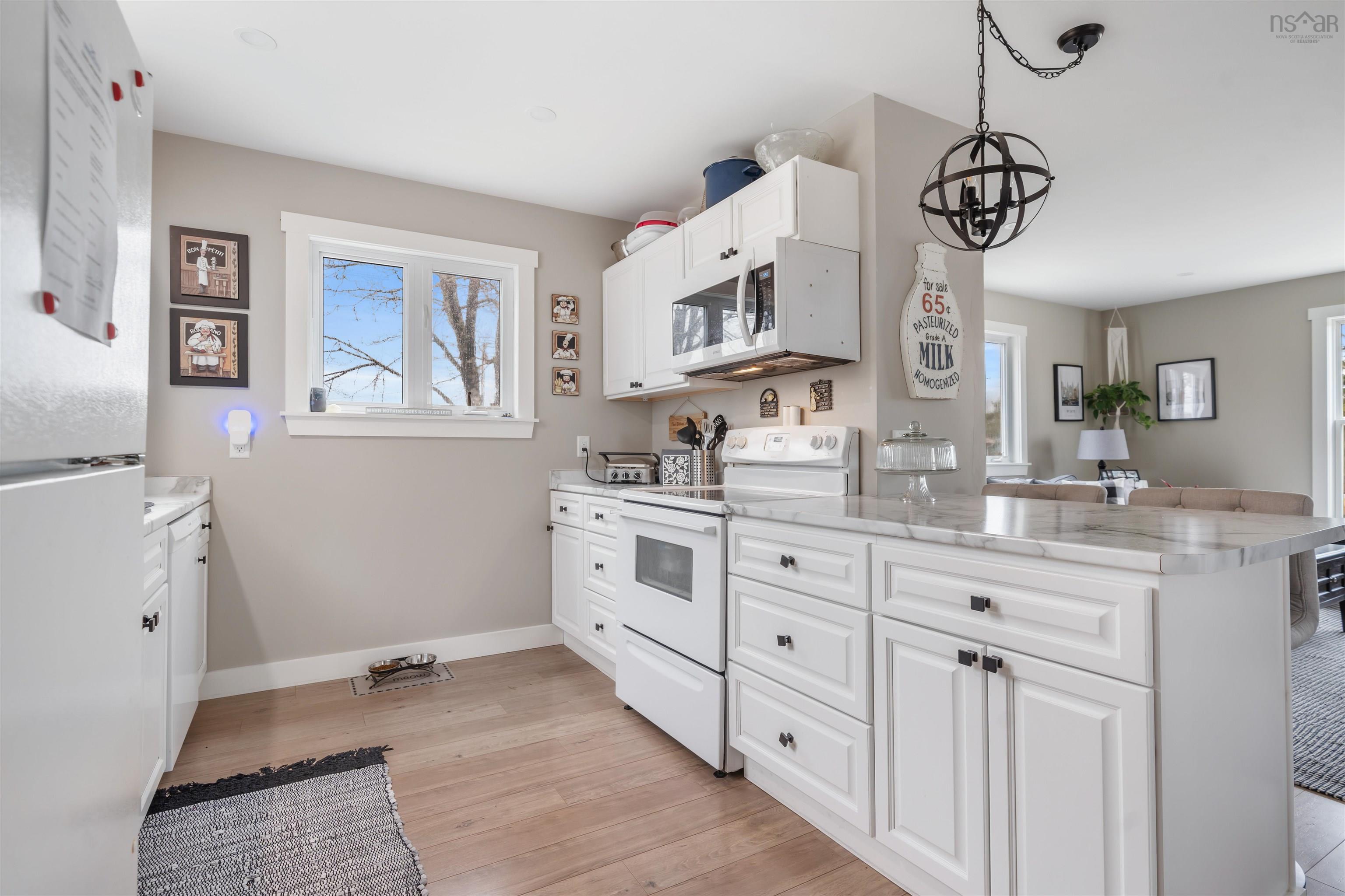 $575,000.00: 1311 Glenmore Road, Glenmore