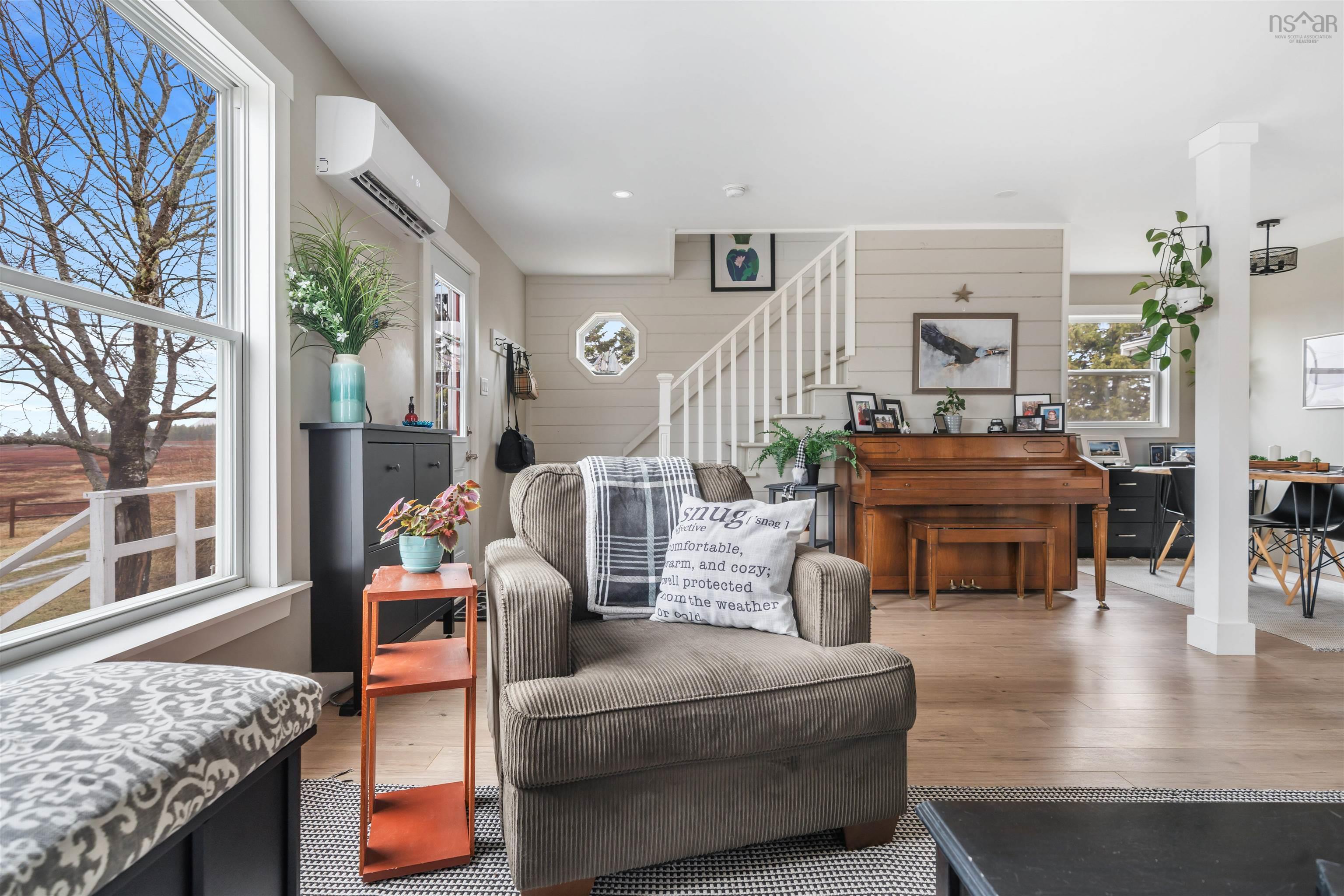 $575,000.00: 1311 Glenmore Road, Glenmore