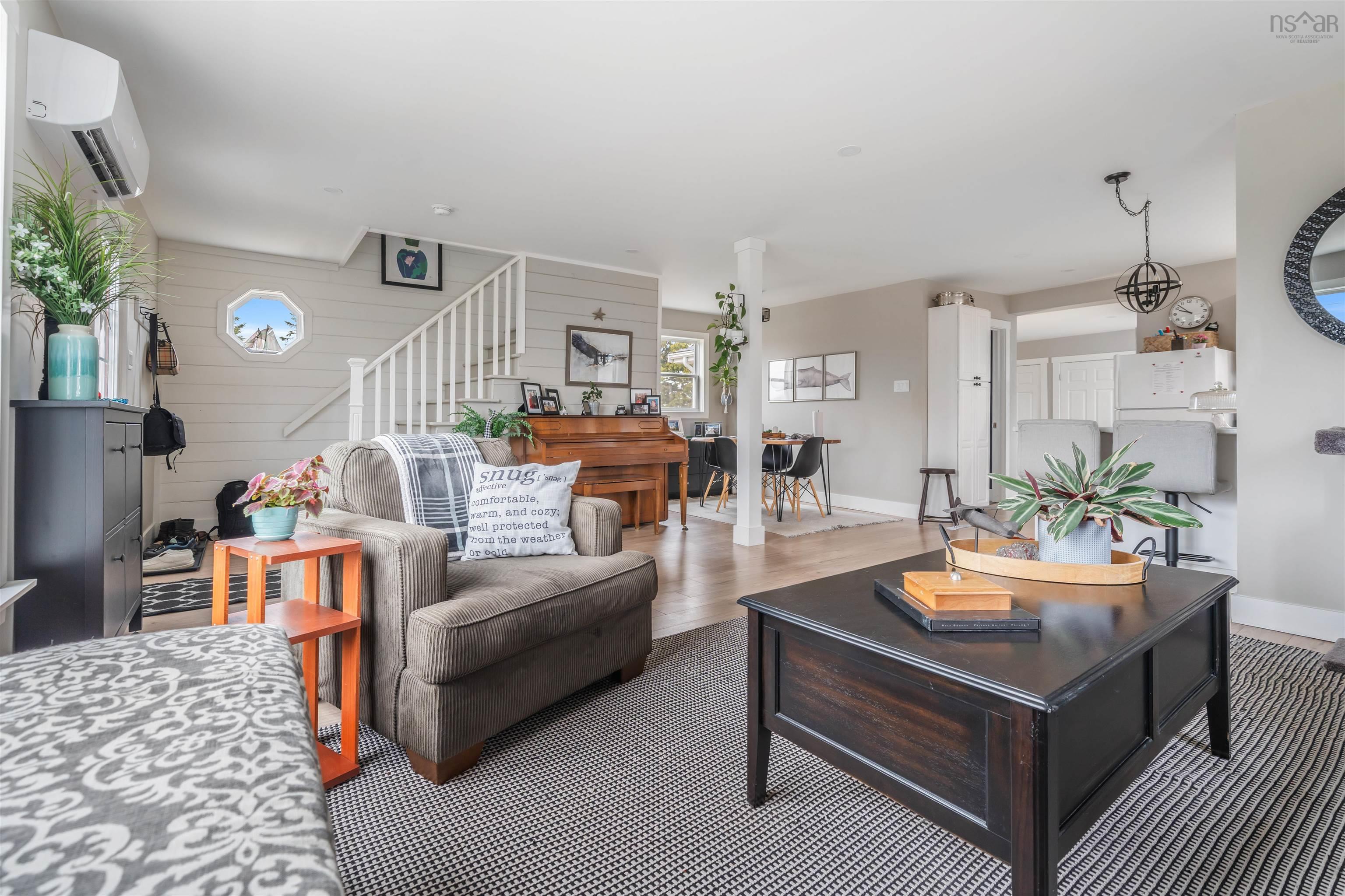 $575,000.00: 1311 Glenmore Road, Glenmore