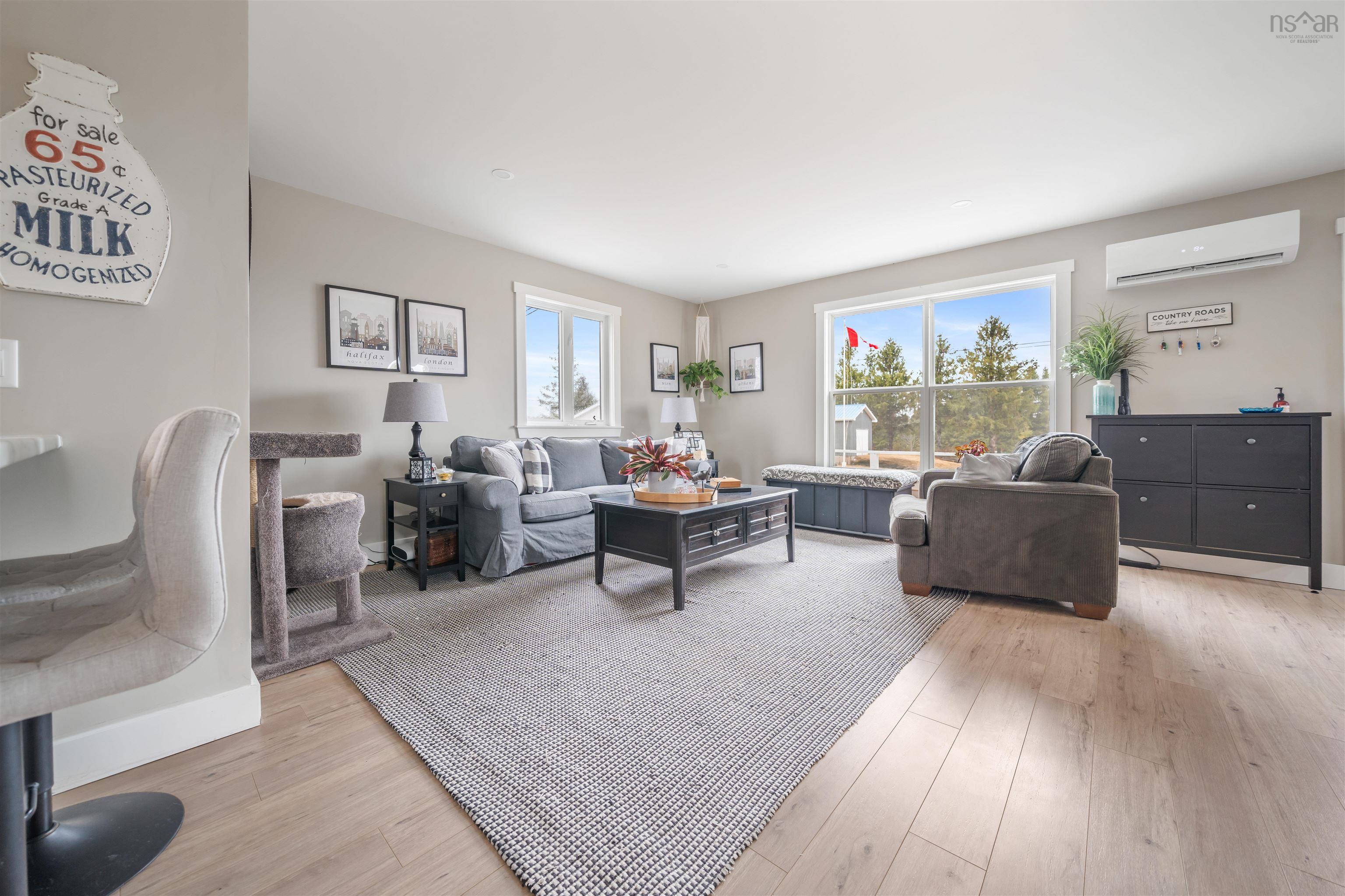 $575,000.00: 1311 Glenmore Road, Glenmore