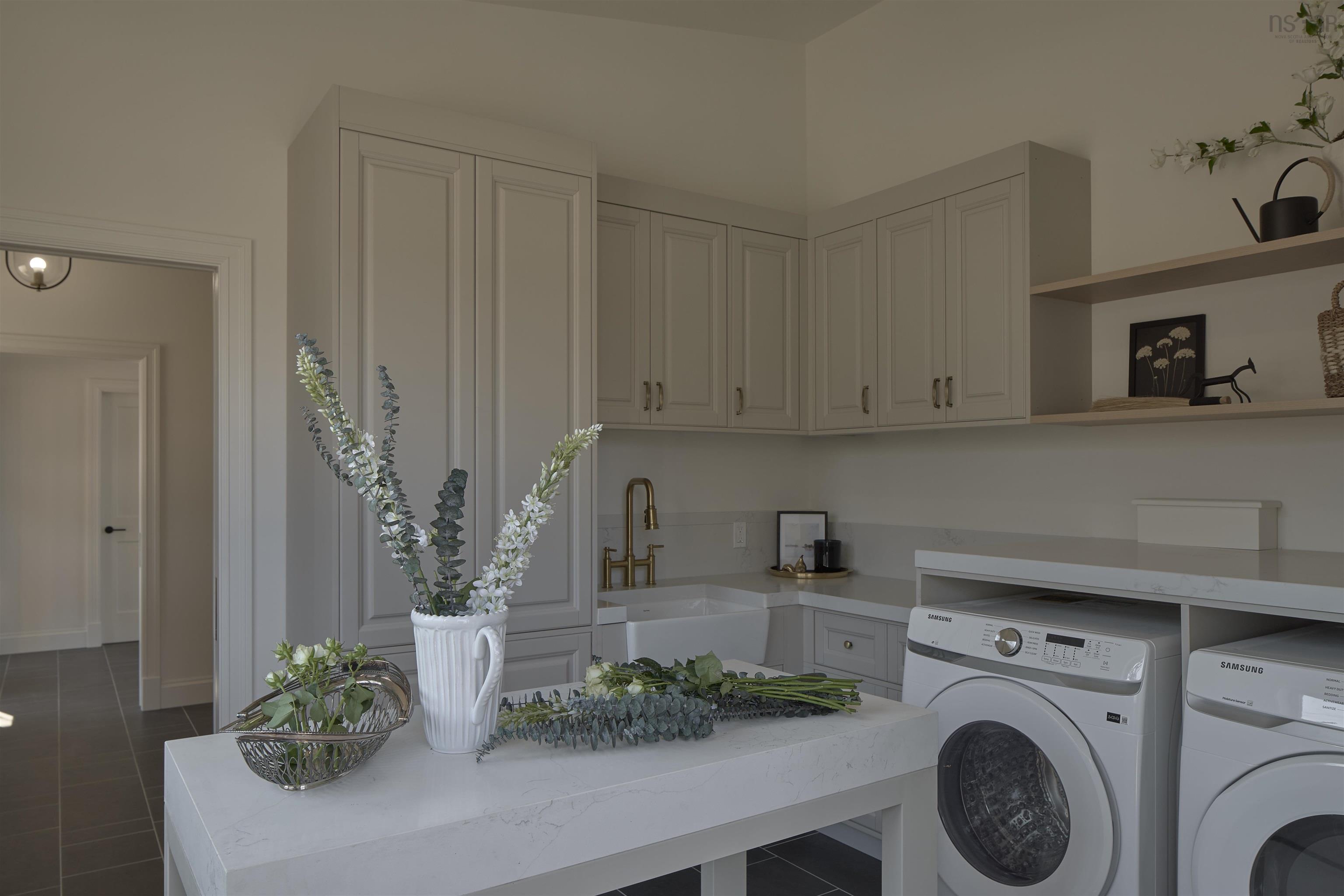 $2,474,000.00: 23 Anchors Way, East River Point