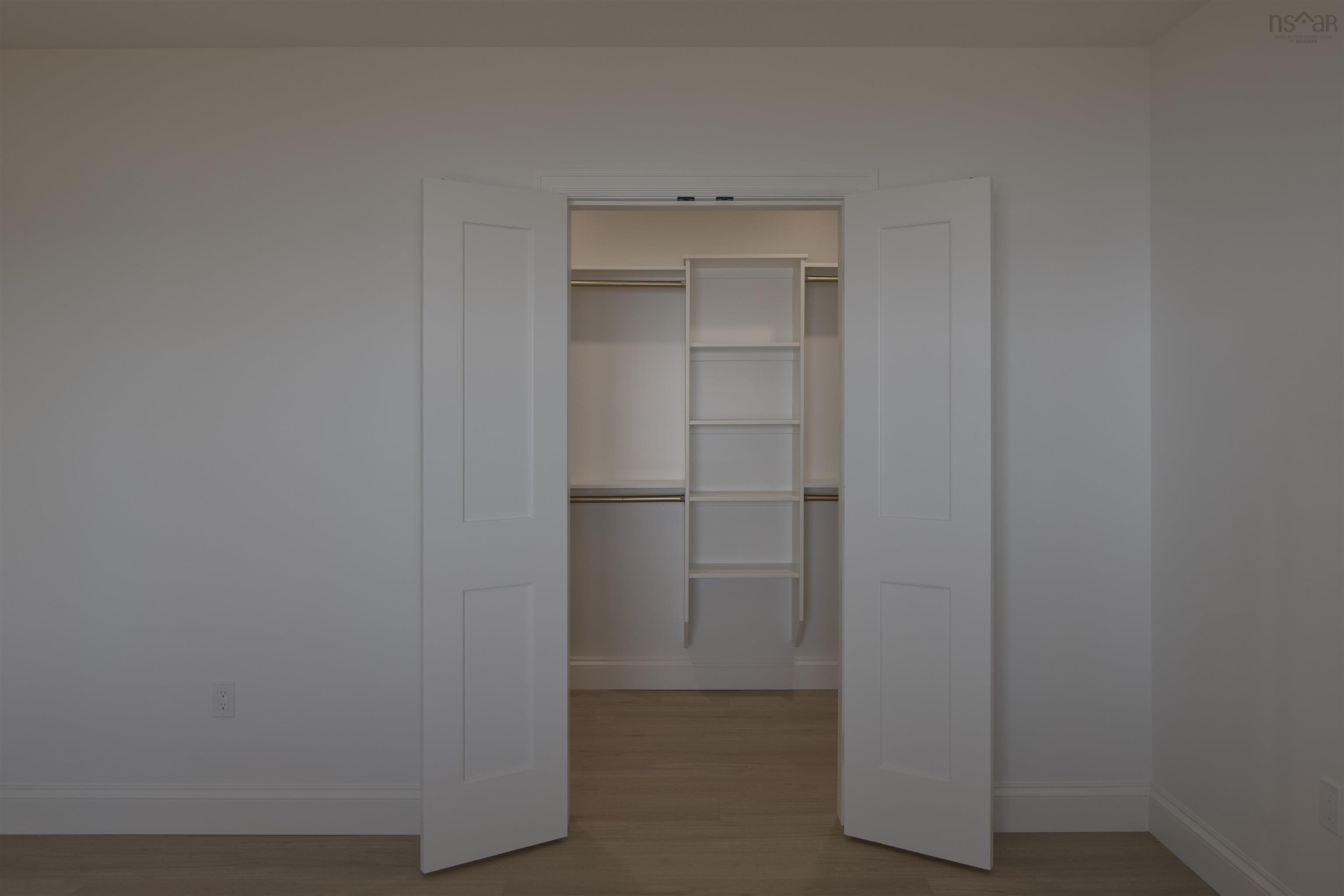 $2,474,000.00: 23 Anchors Way, East River Point