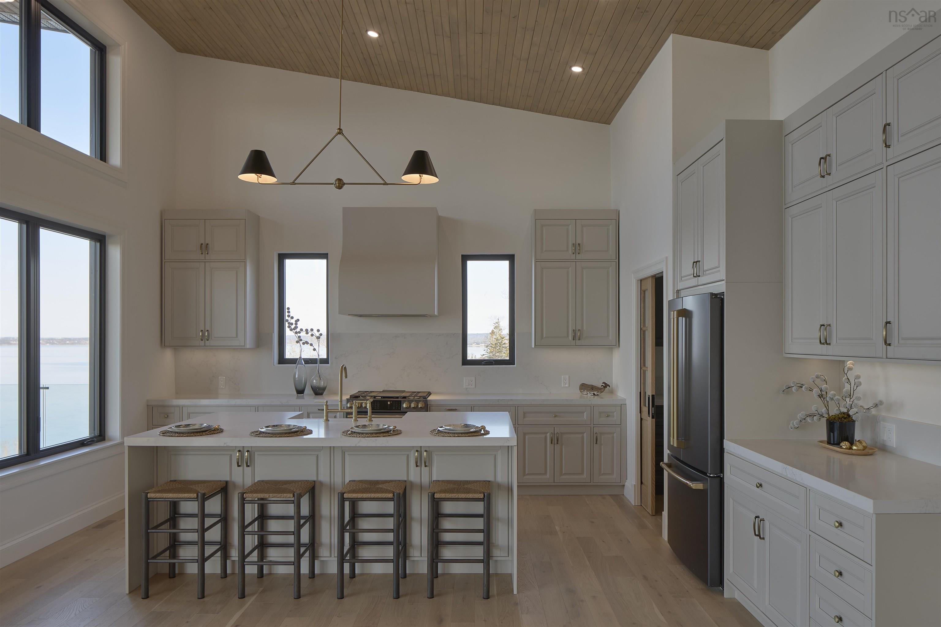$2,474,000.00: 23 Anchors Way, East River Point