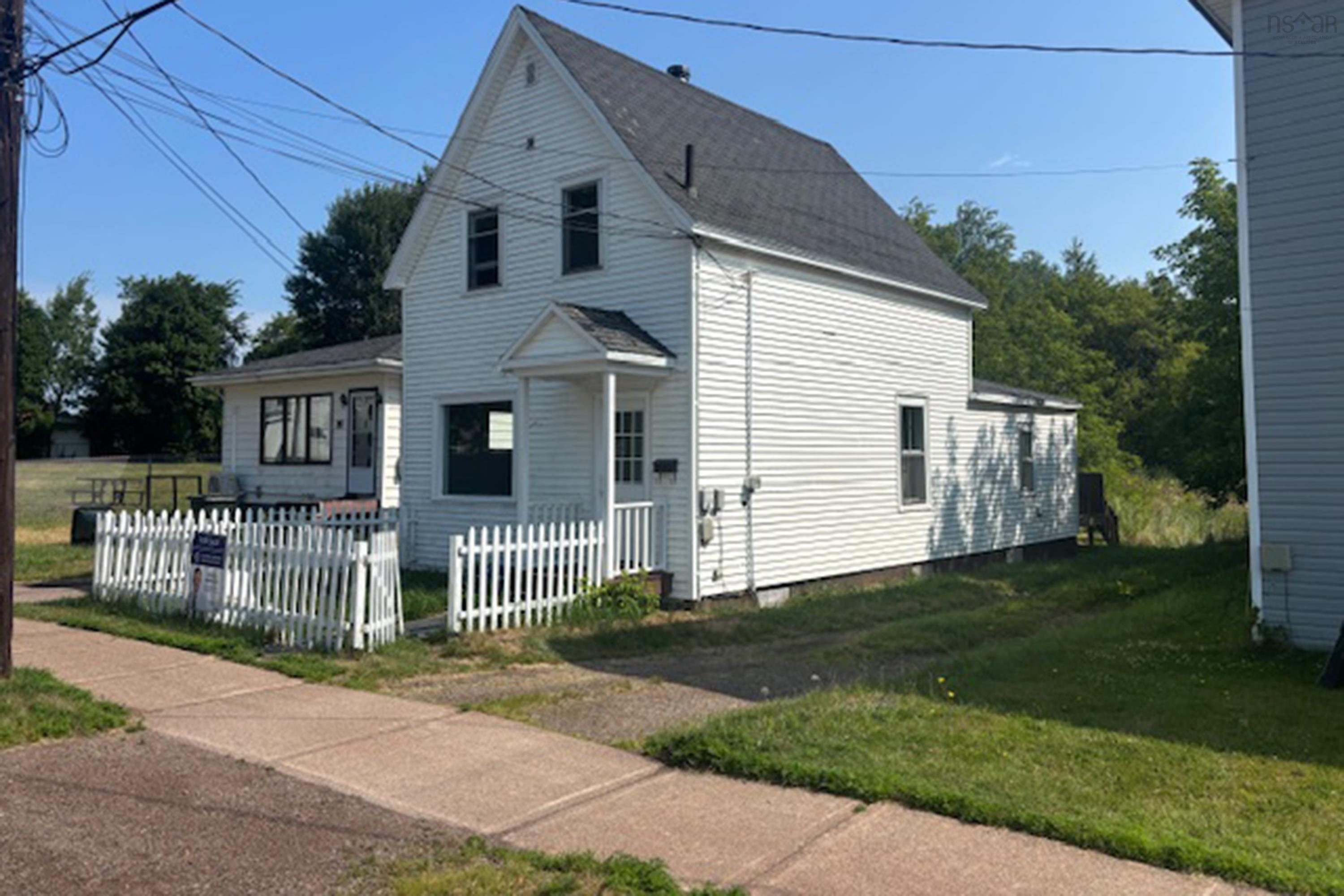 20 Park Street, Amherst, NS (MLS 202608066)