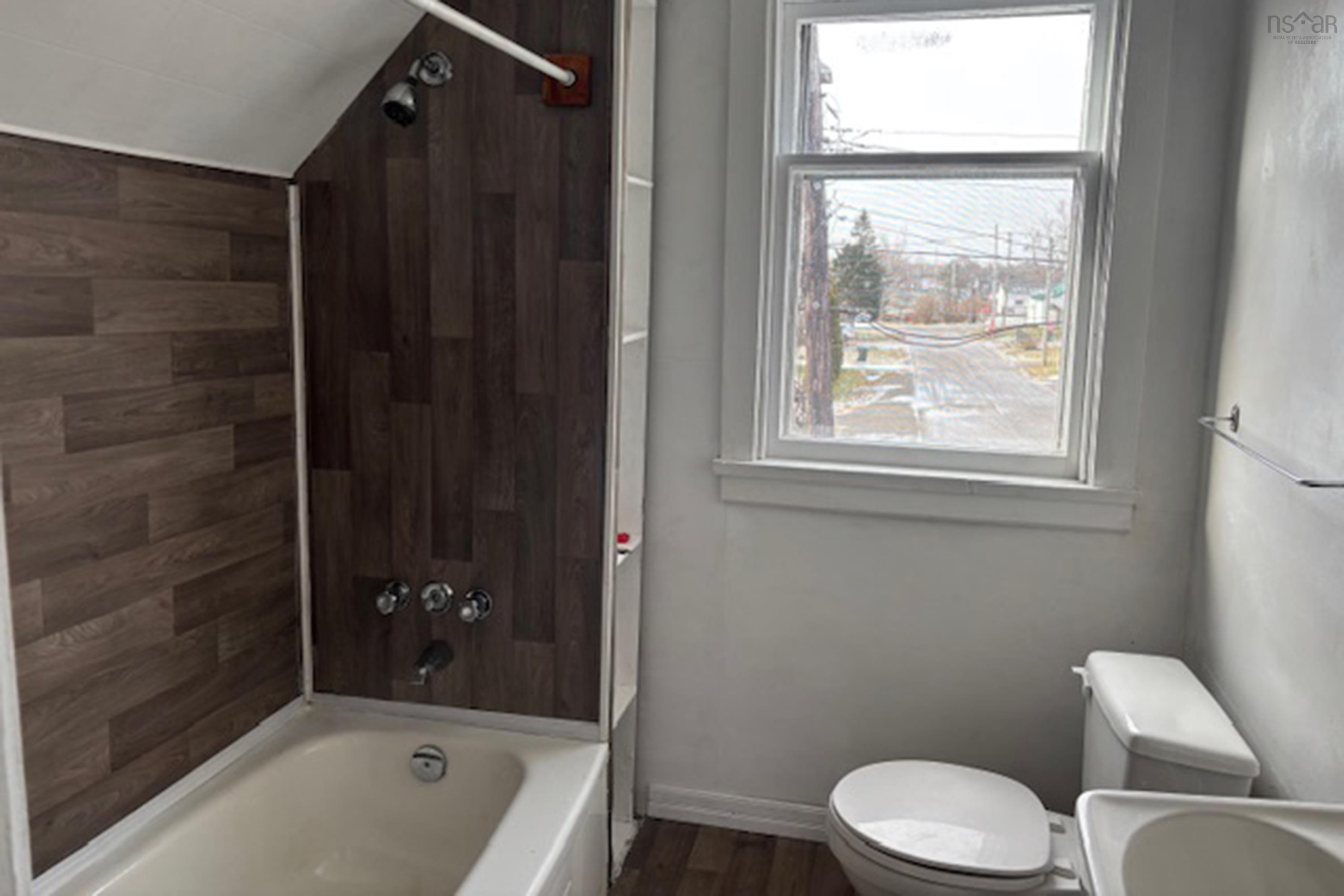 $139,900.00: 20 Park Street, Amherst